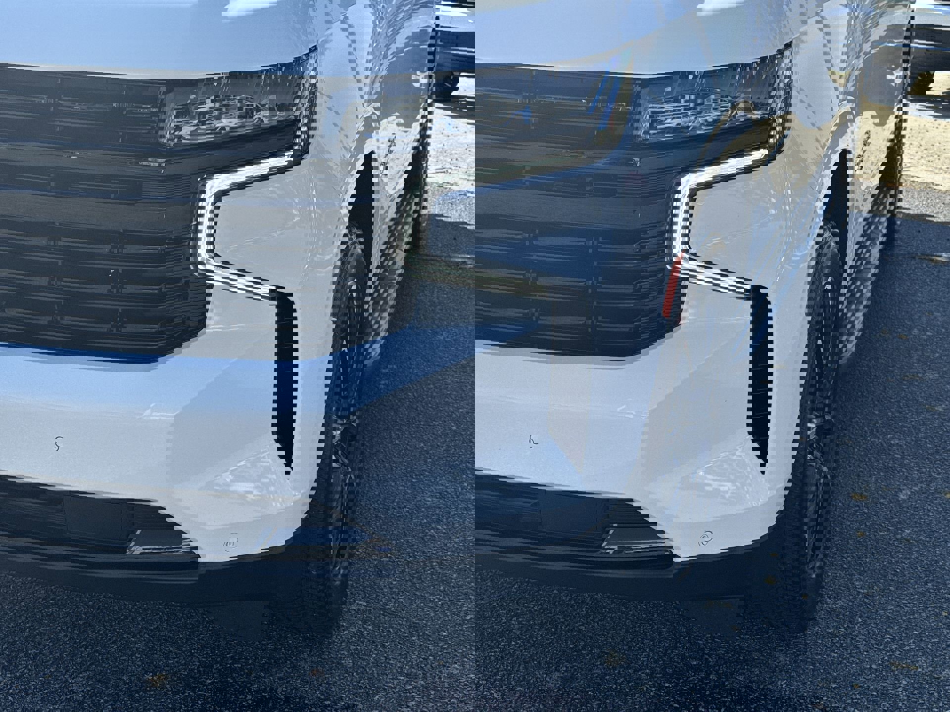 2023 Chevrolet Suburban RST photo 4