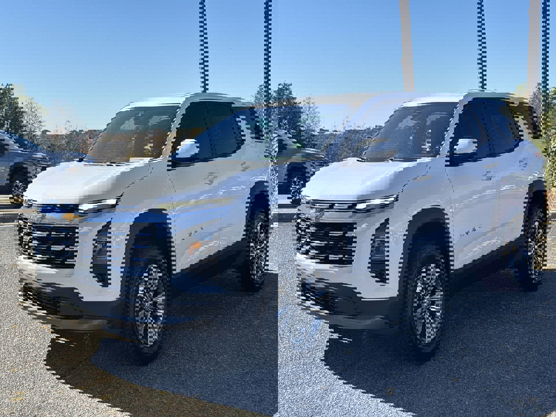 2025 Chevrolet Equinox LT photo 3