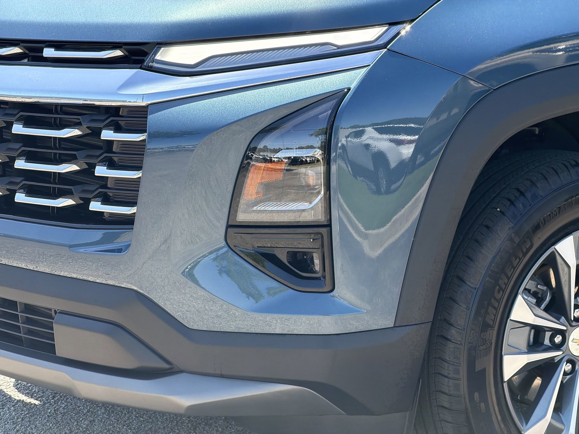 2025 Chevrolet Equinox AWD LT photo 4