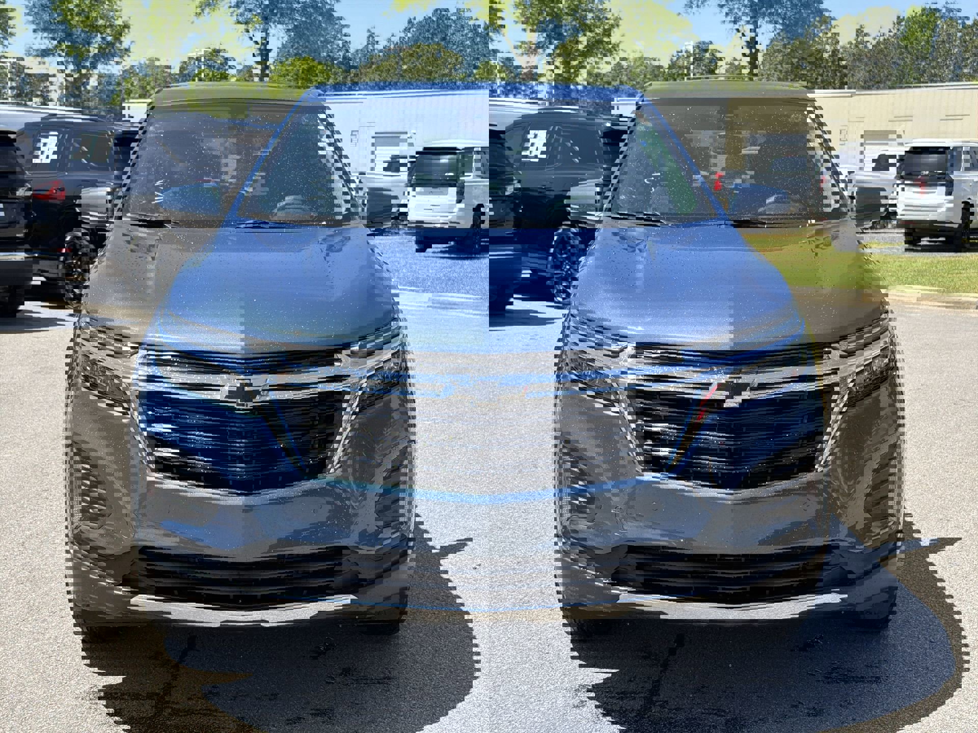 2024 Chevrolet Equinox LT photo 2