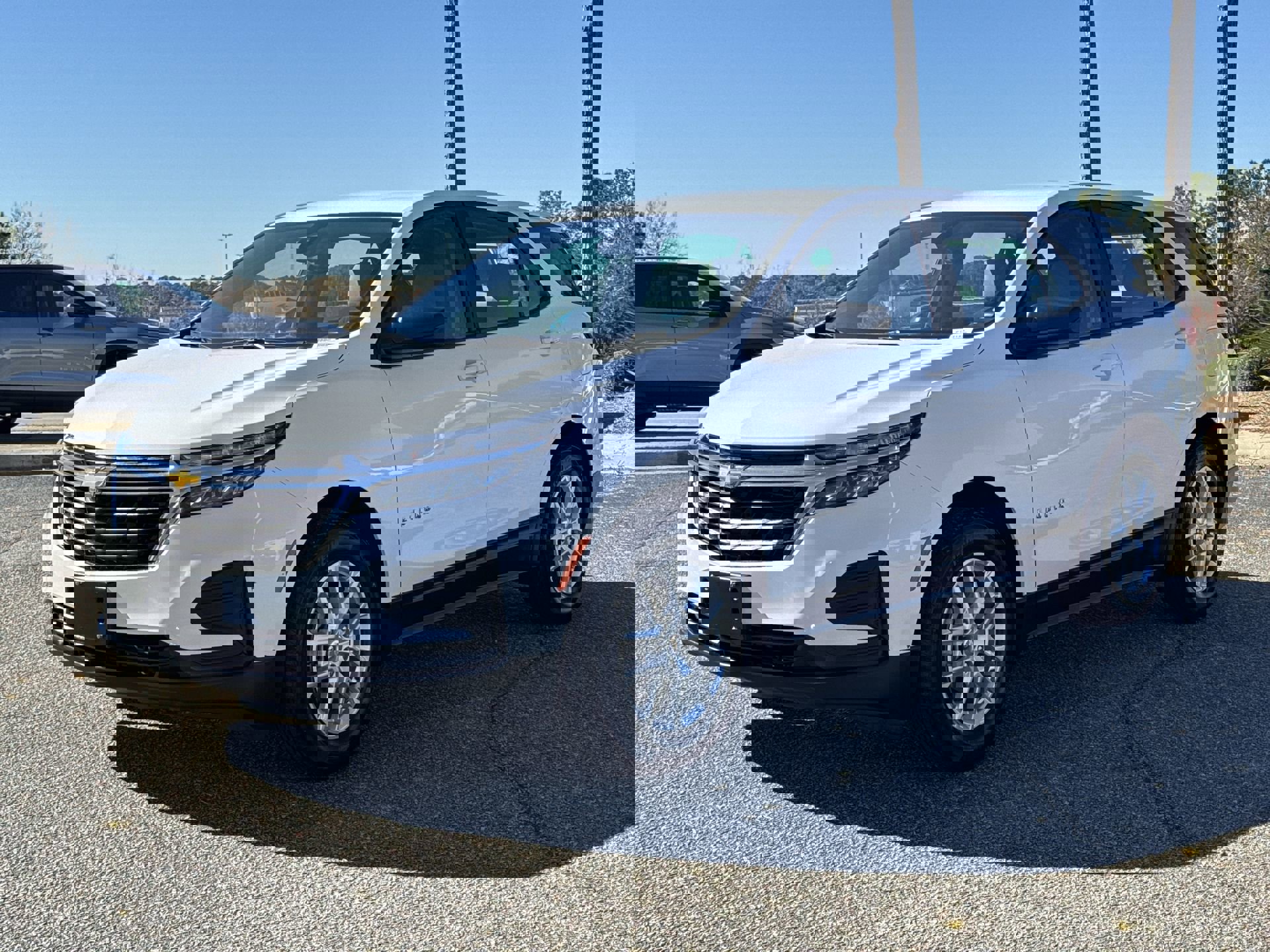 2024 Chevrolet Equinox LS photo 3