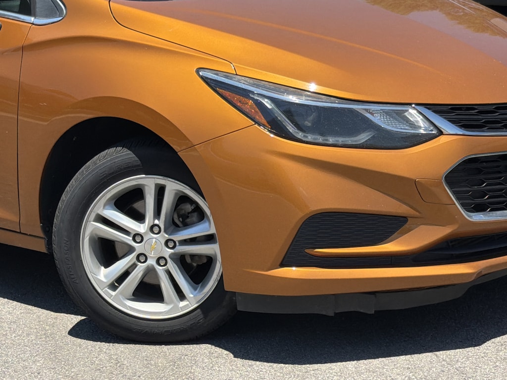 Used 2017 Chevrolet Cruze LT Hatchback