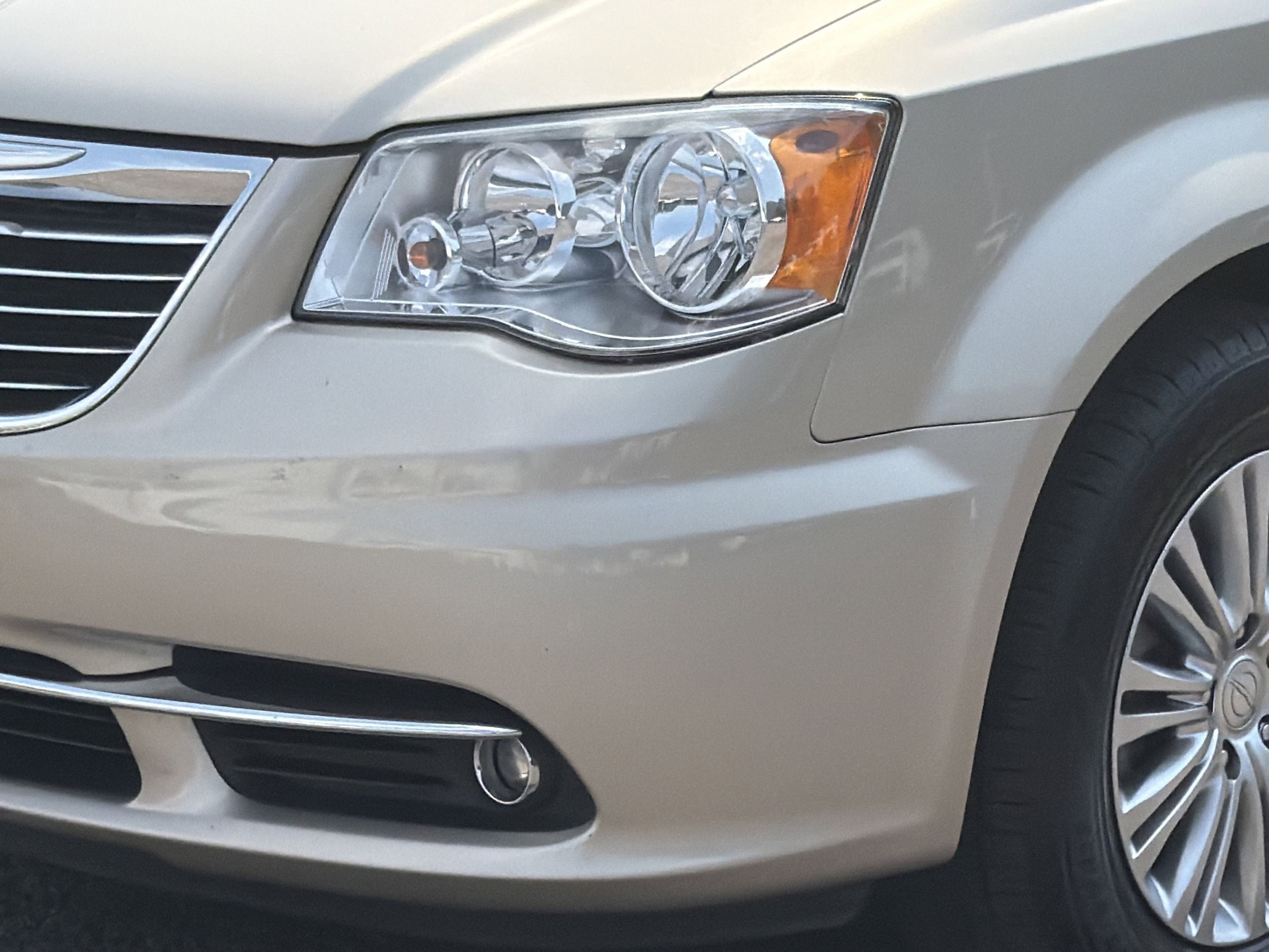 Chrysler Town & Country Touring-L