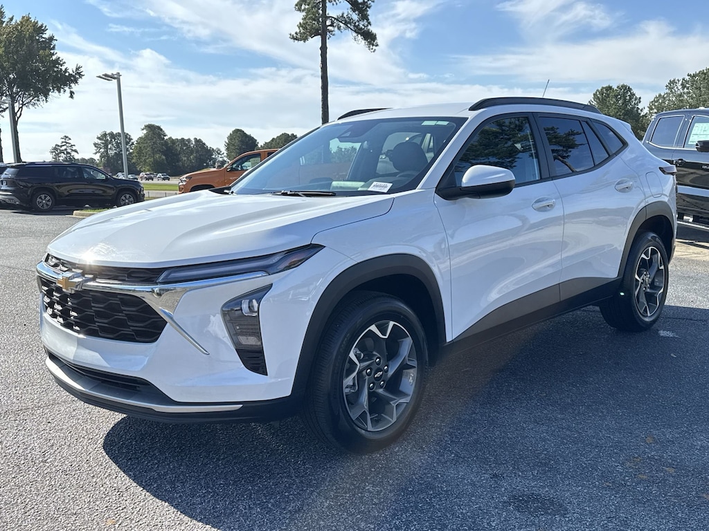 Used 2024 Chevrolet Trax LT SUV