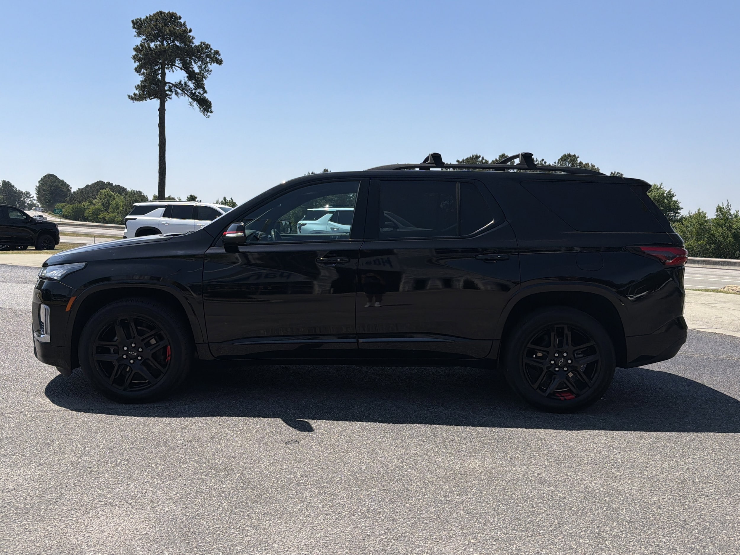 2023 Chevrolet Traverse Premier photo 3