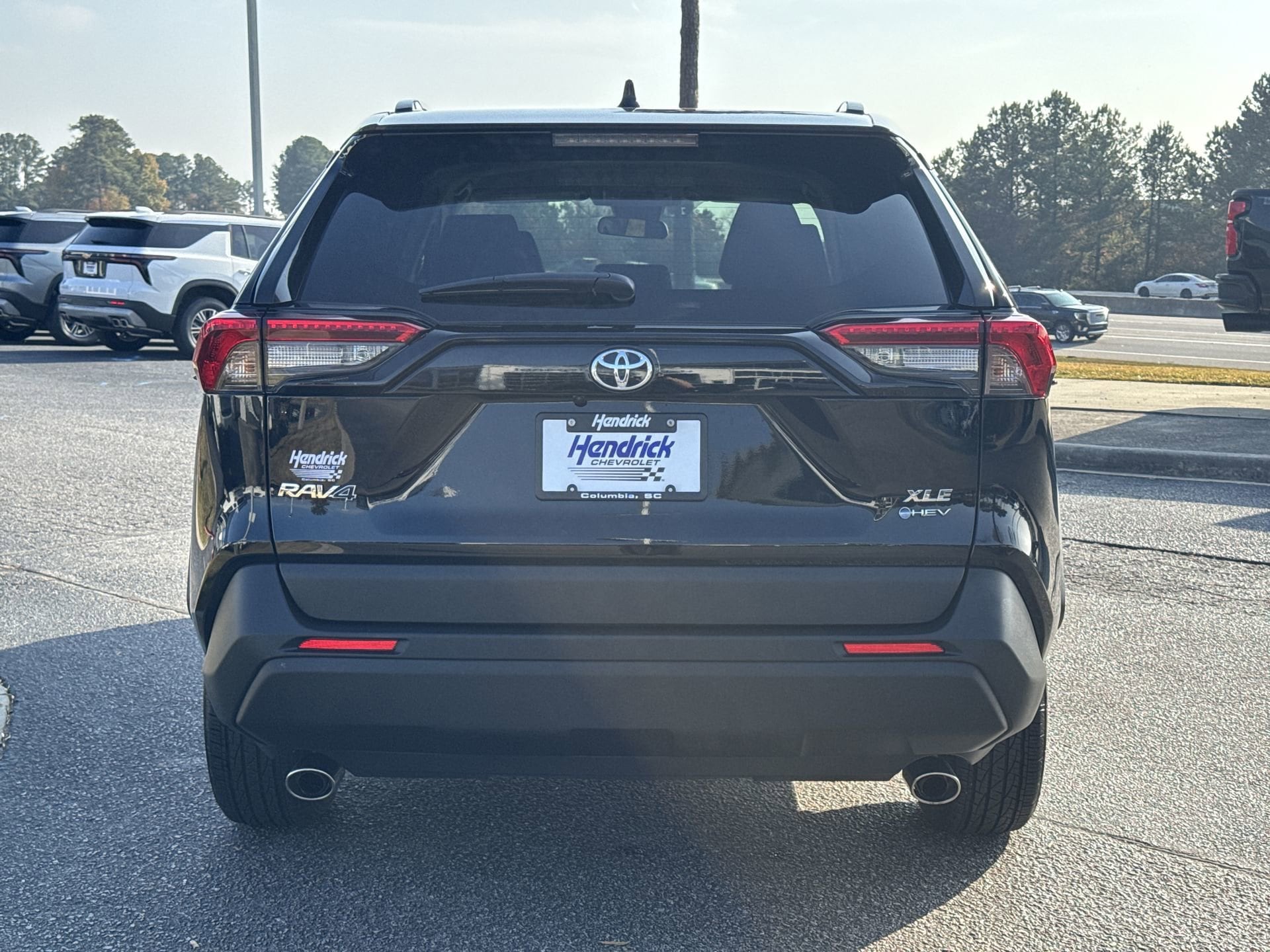 2025 Toyota RAV4 Hybrid XLE photo 3