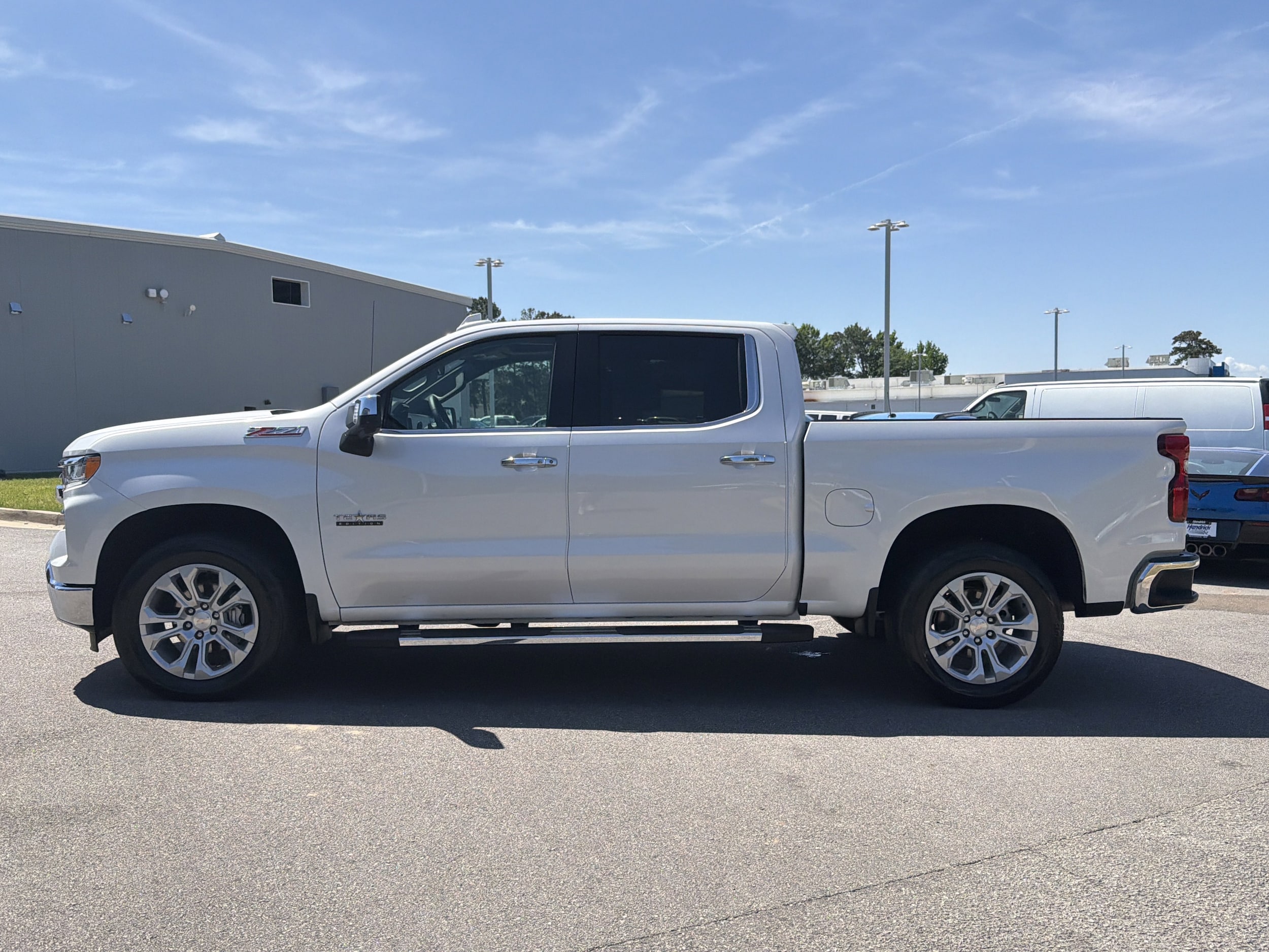 2025 Chevrolet Silverado 1500 LTZ photo 3