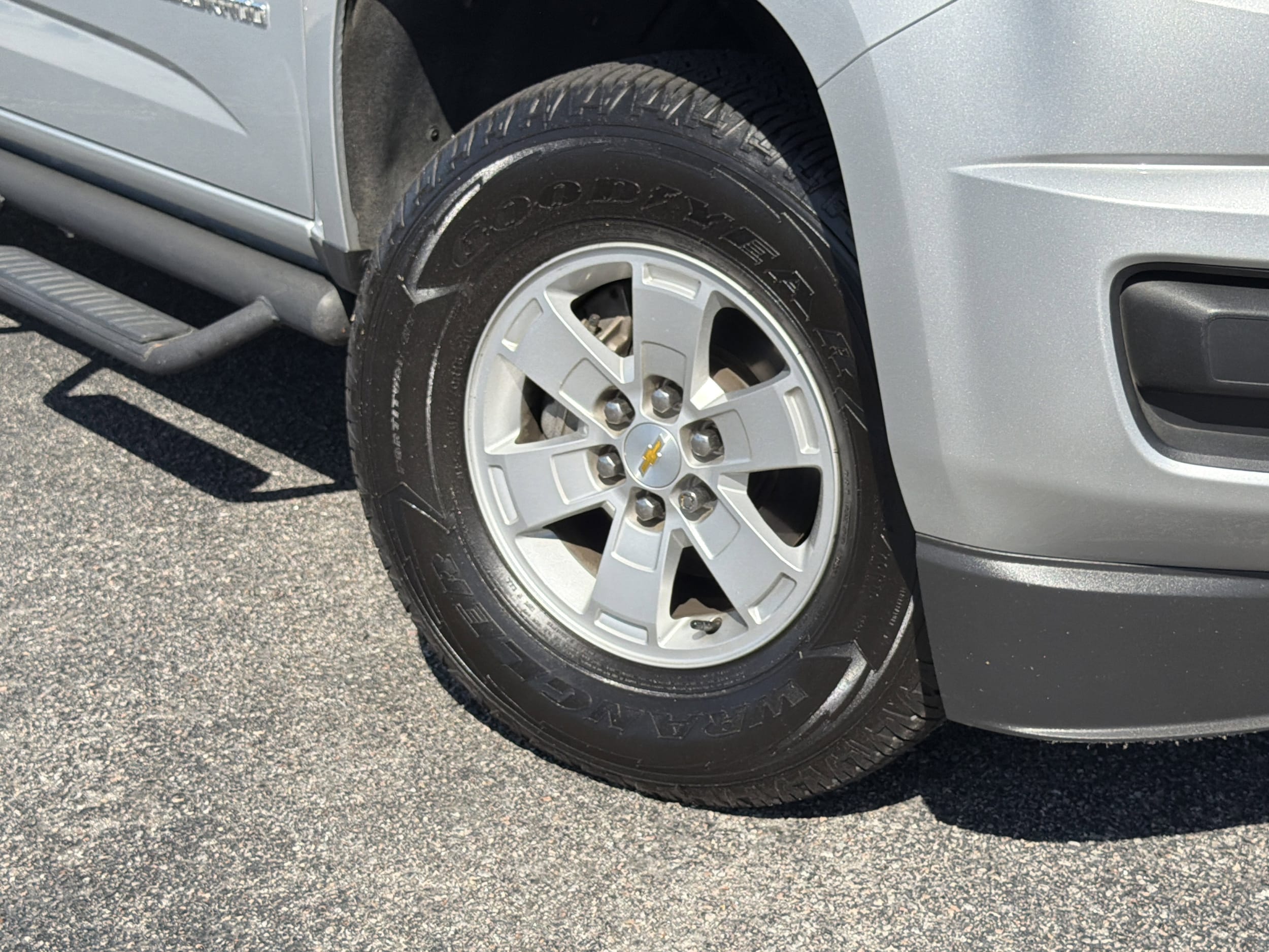 2020 Chevrolet Colorado 2WD Work Truck photo 2