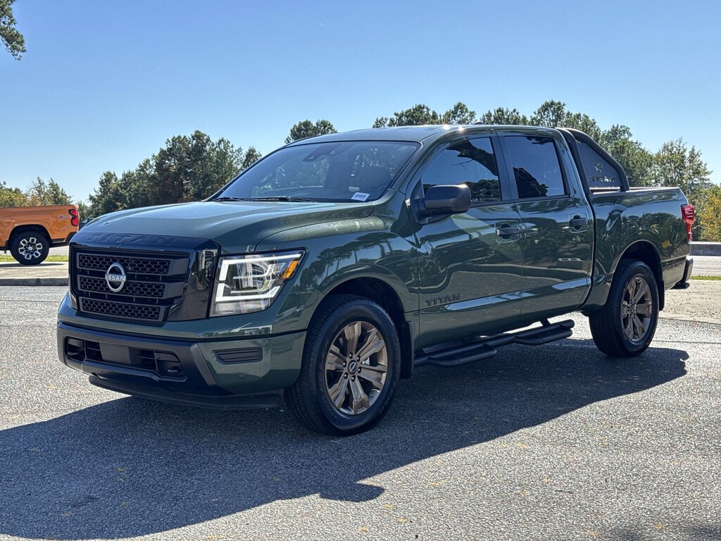 Used 2024 Nissan Titan SV Pickup
