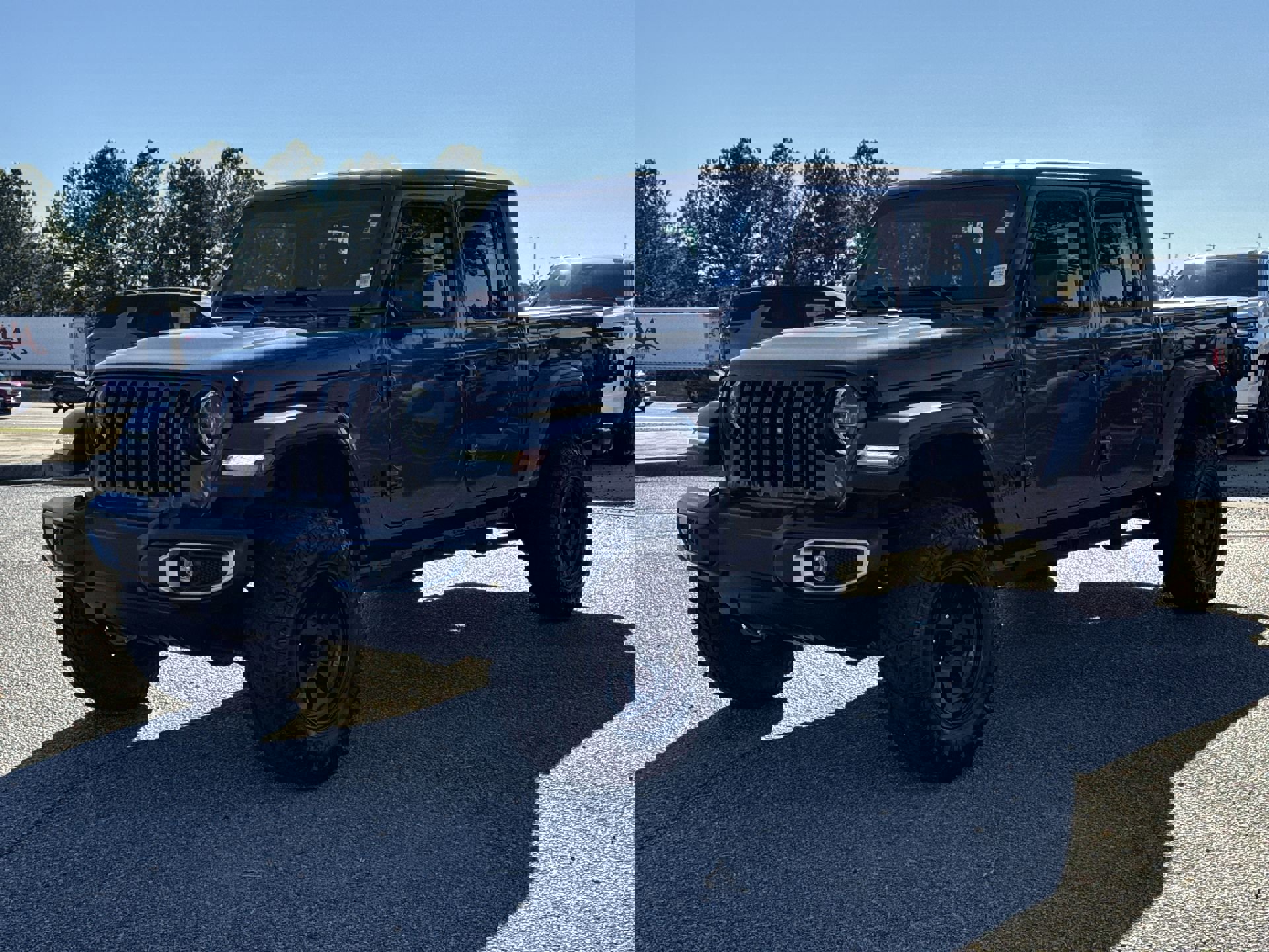 2022 Jeep Gladiator Sport S photo 2