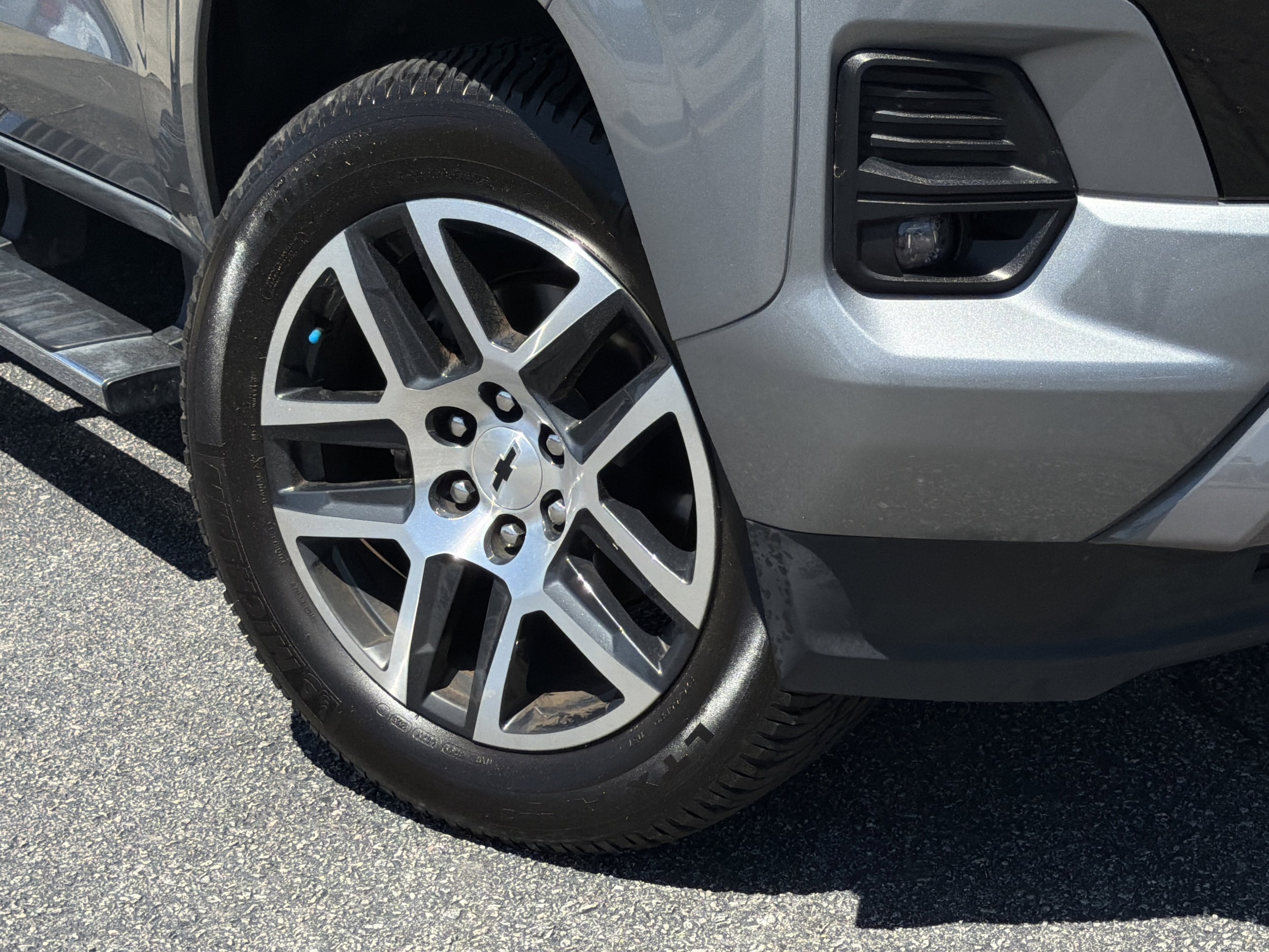 2023 Chevrolet Colorado 4WD Z71 photo 2