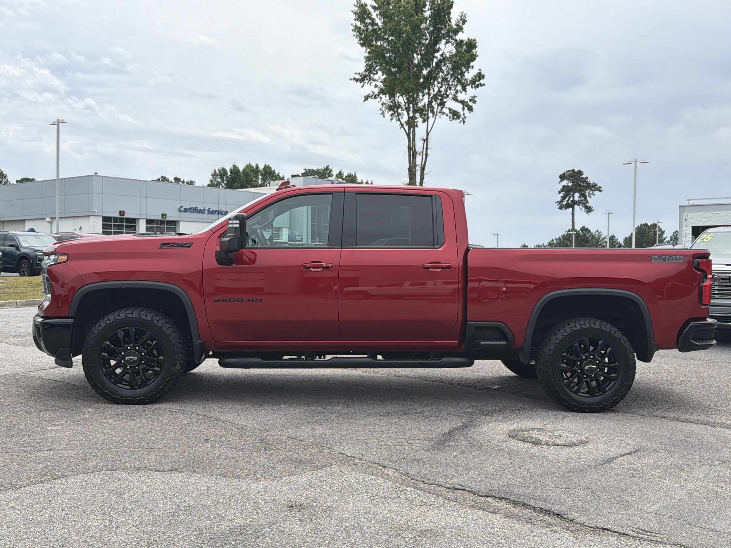 2025 Chevrolet Silverado 2500HD LTZ photo 3