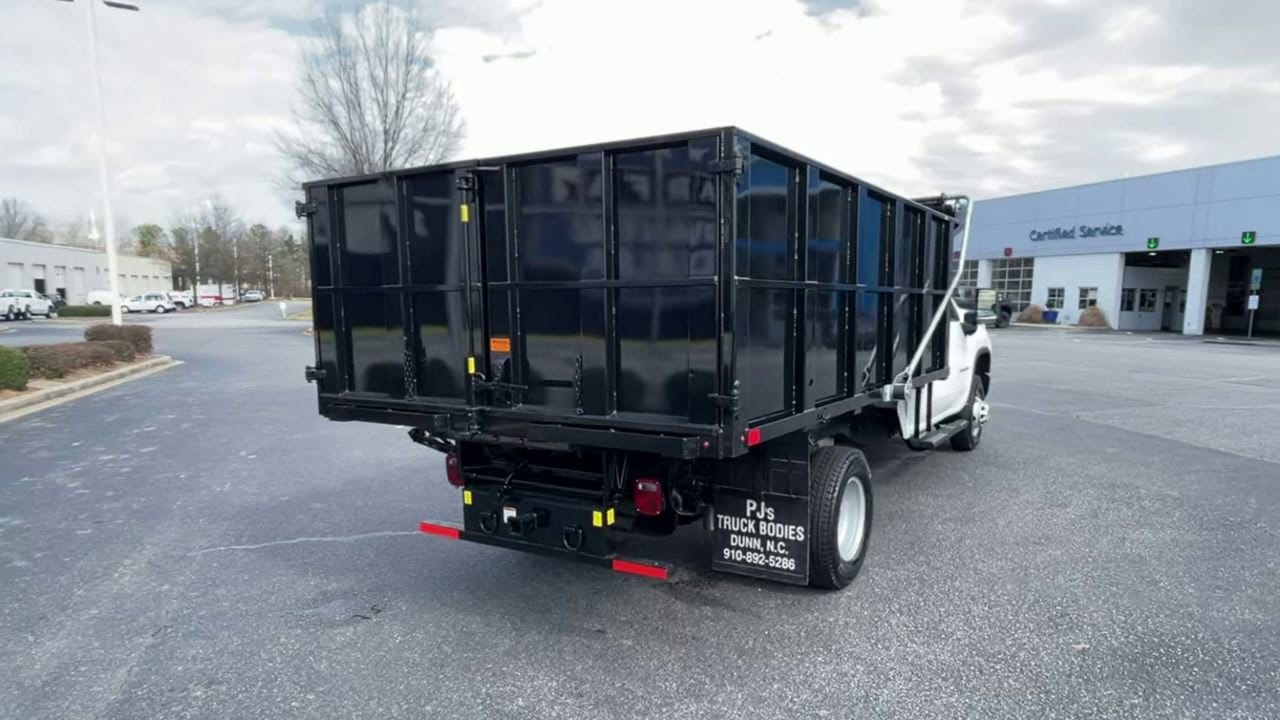 2022 Chevrolet Silverado 3500HD CC Work Truck photo 3