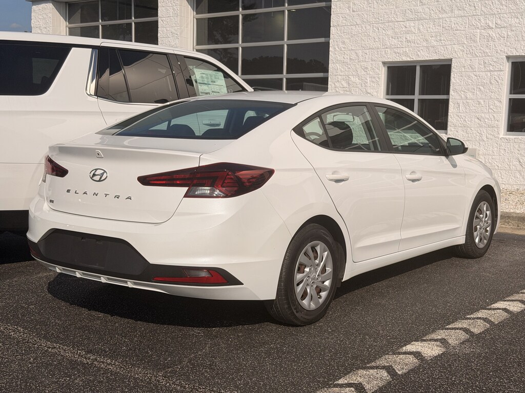 Used 2020 Hyundai Elantra SE Sedan