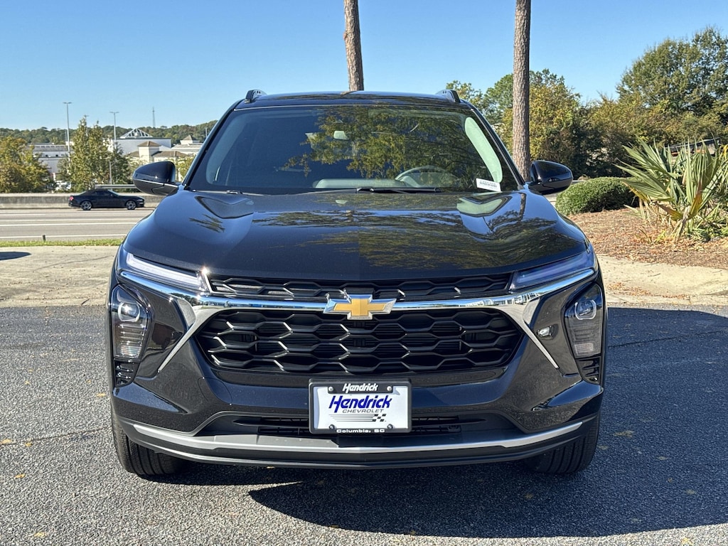 Used 2025 Chevrolet Trax LT SUV