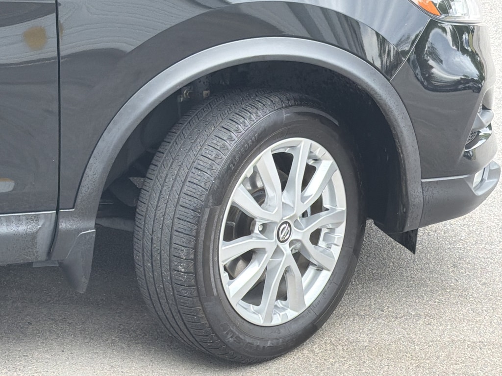 Used 2021 Nissan Rogue Sport SV SUV