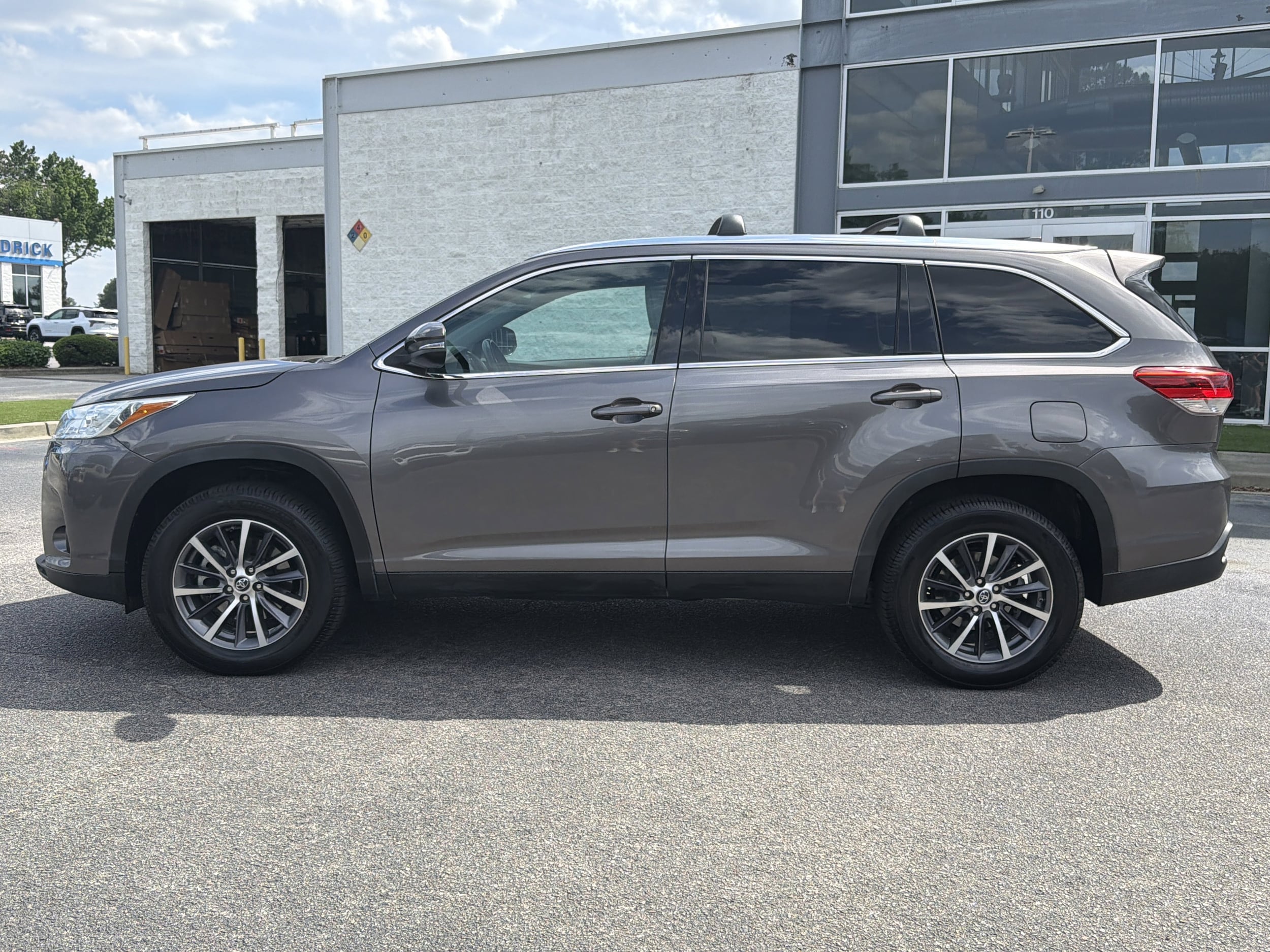 2019 Toyota Highlander XLE photo 3
