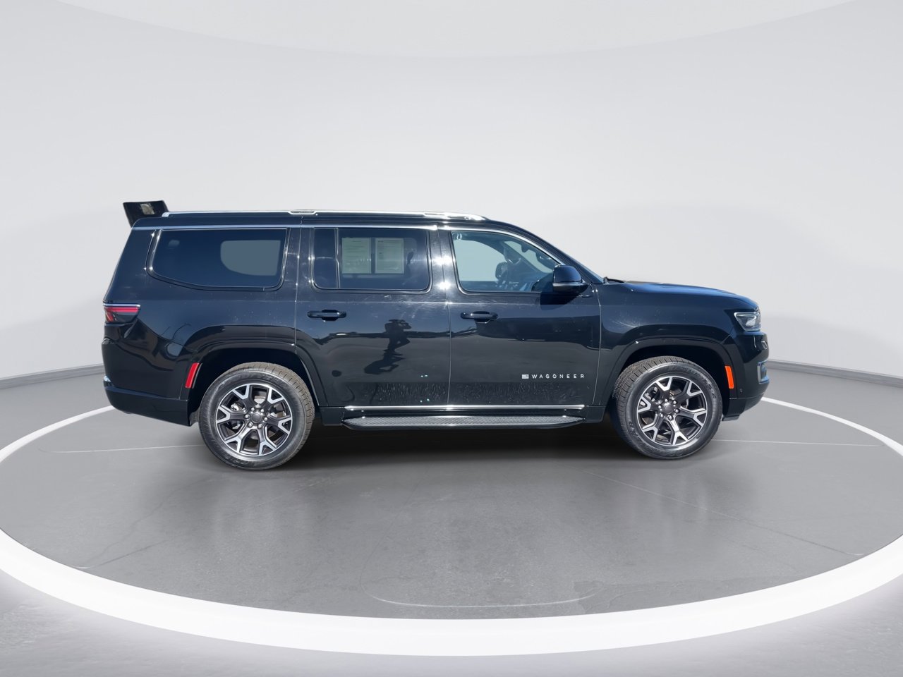 2023 Jeep Wagoneer Series III photo 2