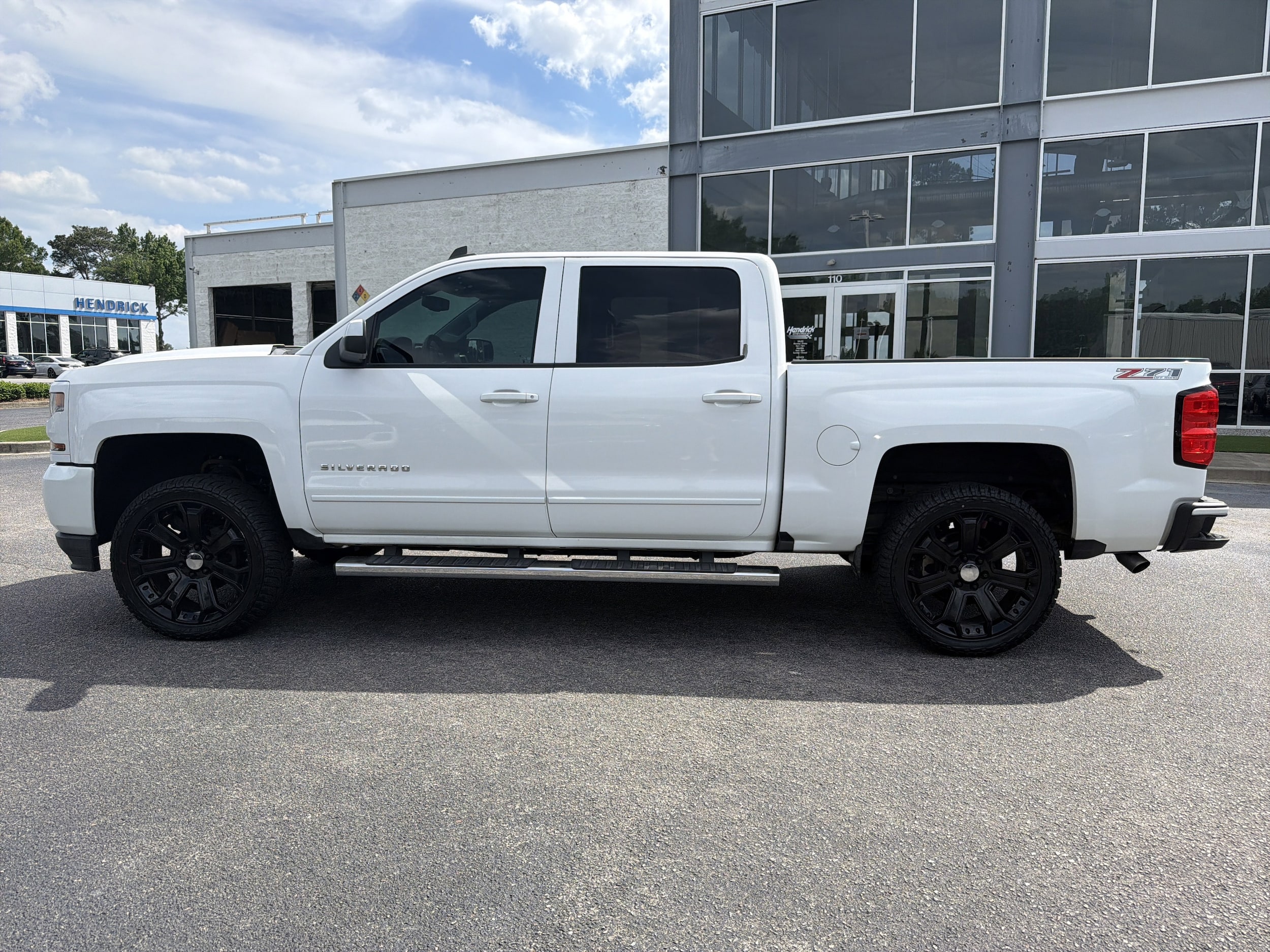 2016 Chevrolet Silverado 1500 LT photo 3