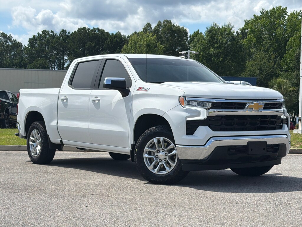 Used 2025 Chevrolet Silverado 1500 LT Pickup