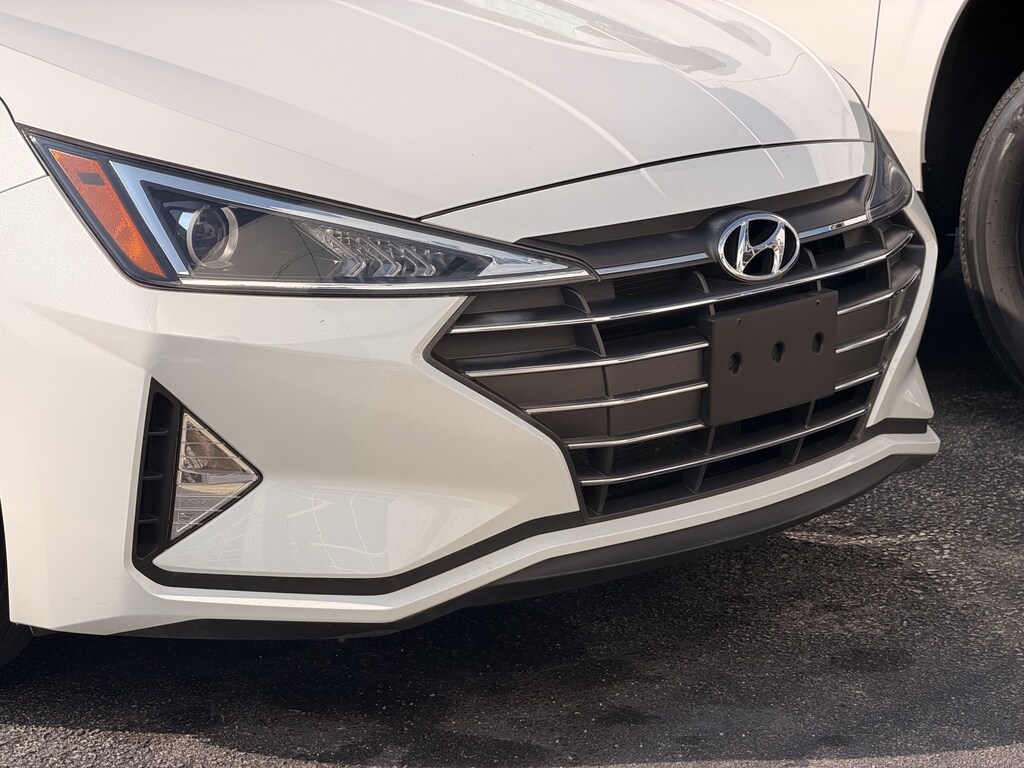 Used 2020 Hyundai Elantra SE Sedan