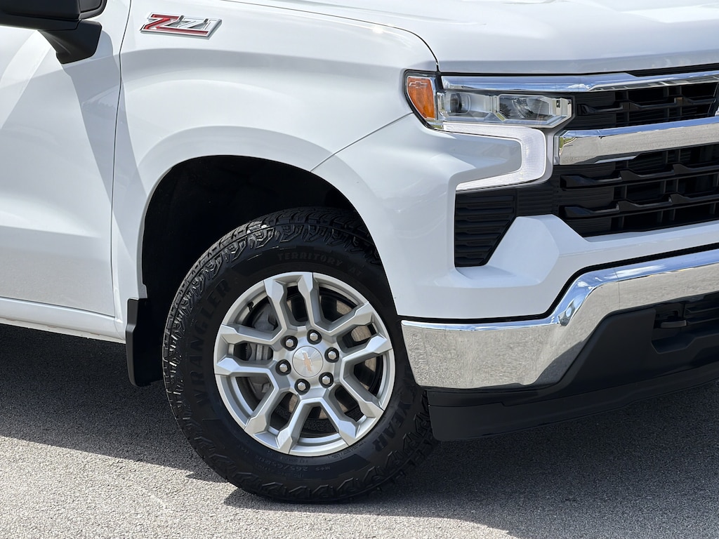 Used 2025 Chevrolet Silverado 1500 LT Pickup