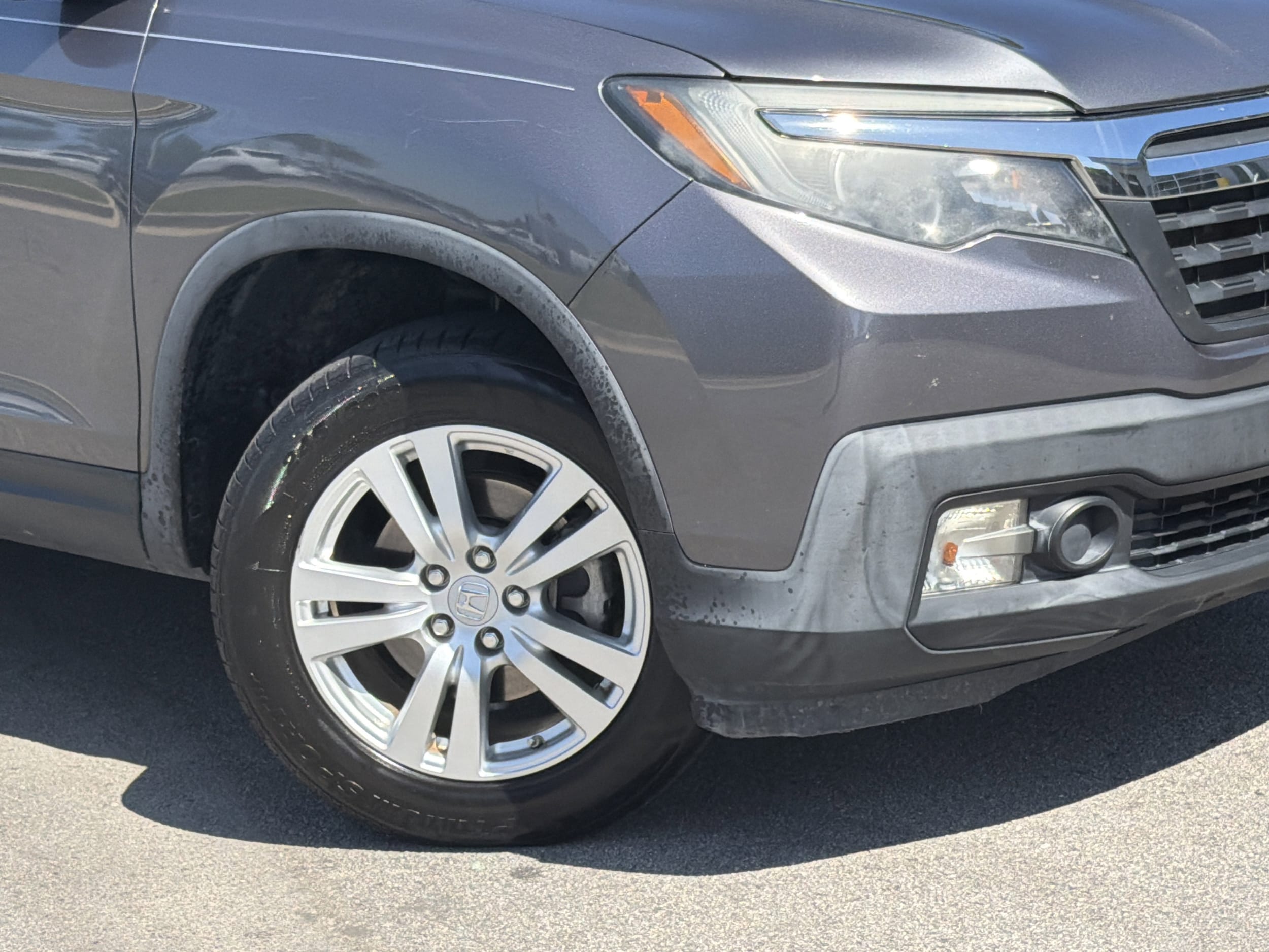 2019 Honda Ridgeline RT photo 2