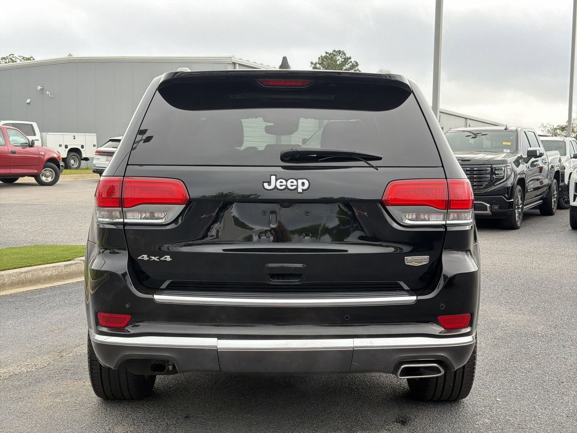 2020 Jeep Grand Cherokee Summit photo 3