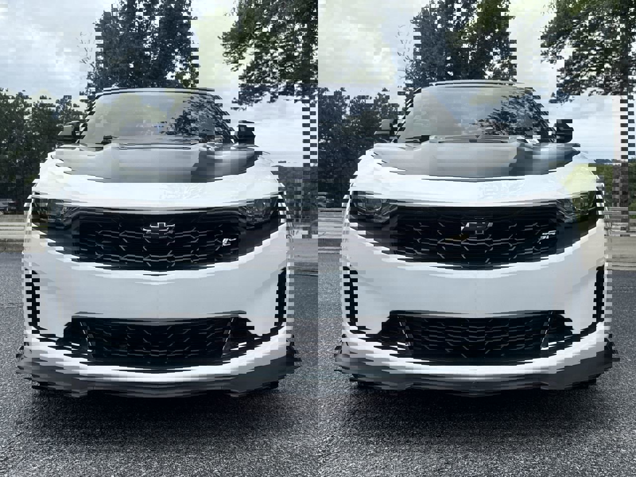 2023 Chevrolet Camaro LT1 photo 2
