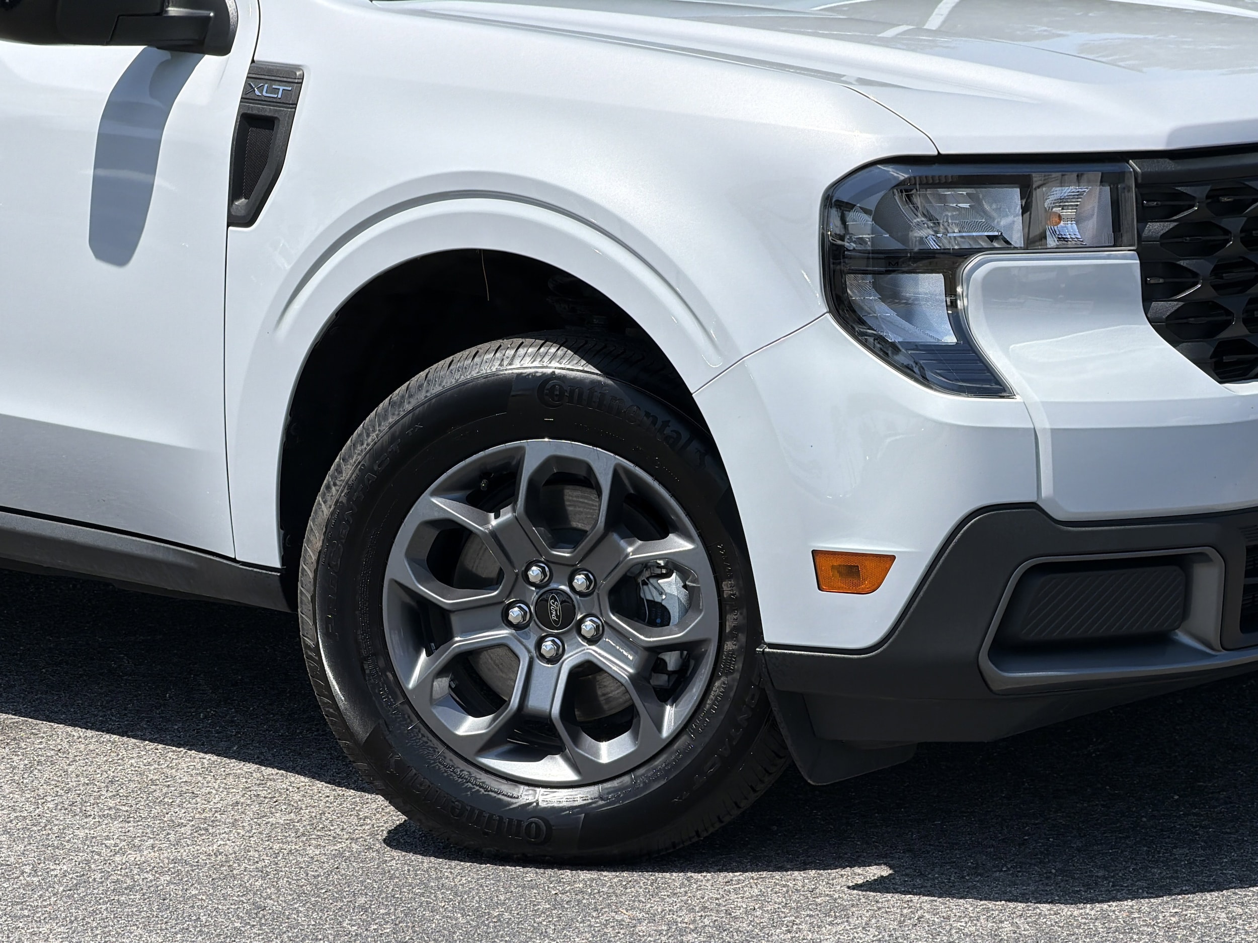 2025 Ford Maverick XLT photo 2