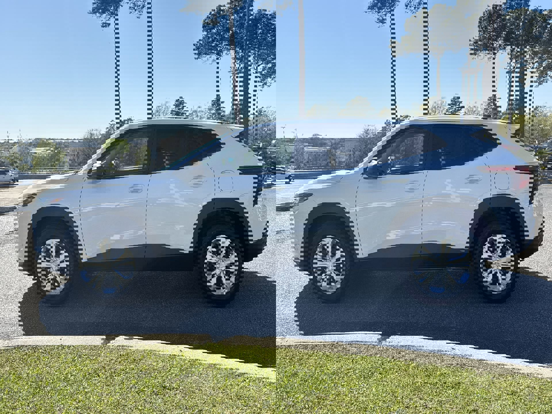 2024 Chevrolet Trax LS photo 5