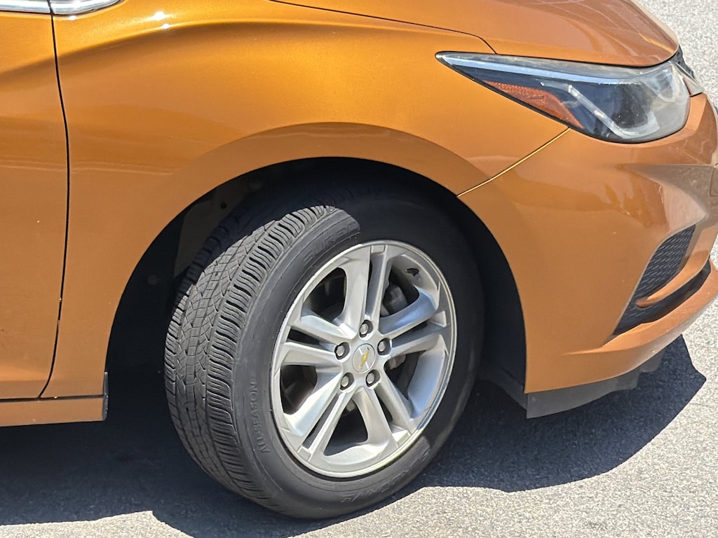 Used 2017 Chevrolet Cruze LT Hatchback