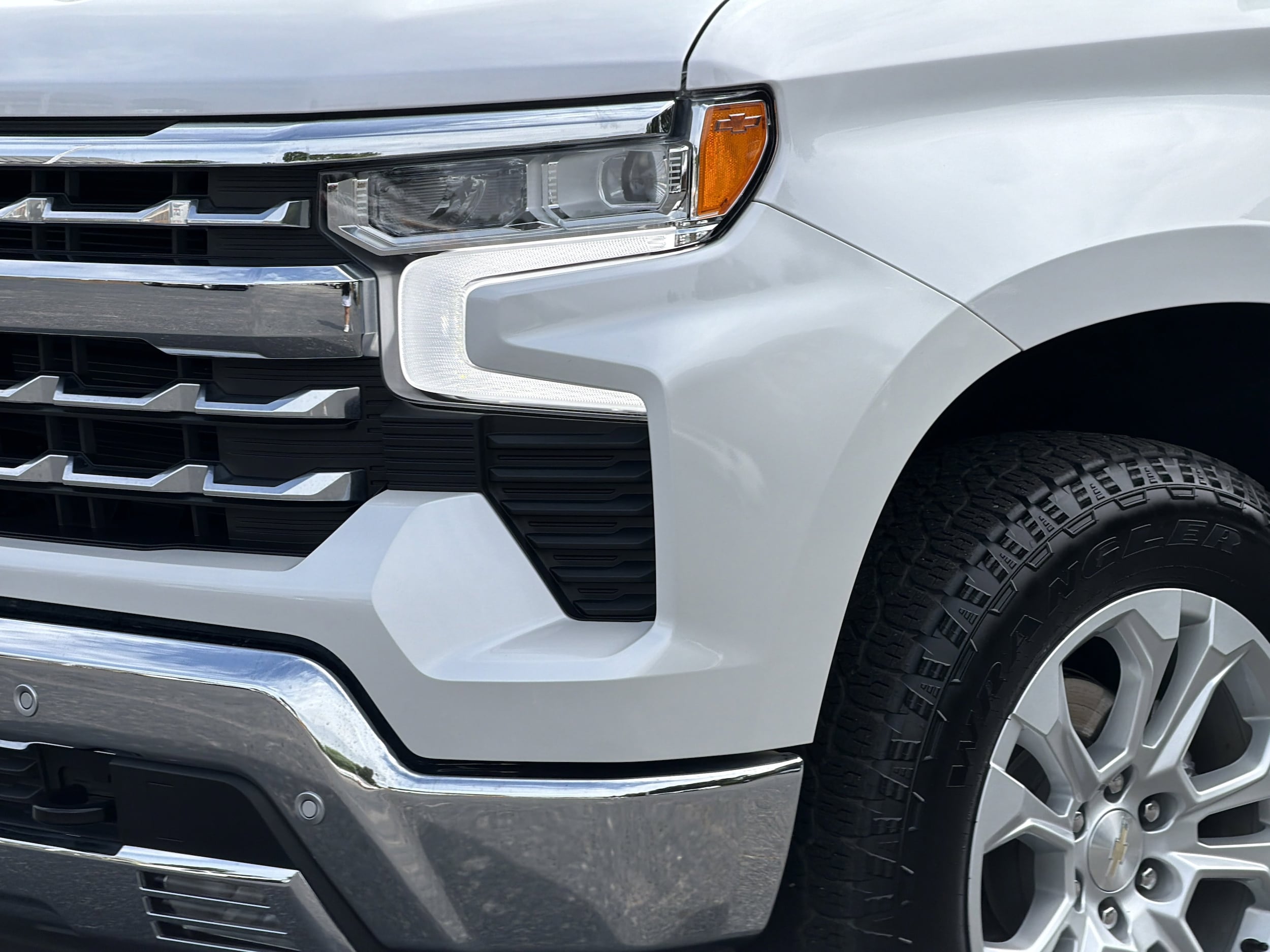 2023 Chevrolet Silverado 1500 LTZ photo 6