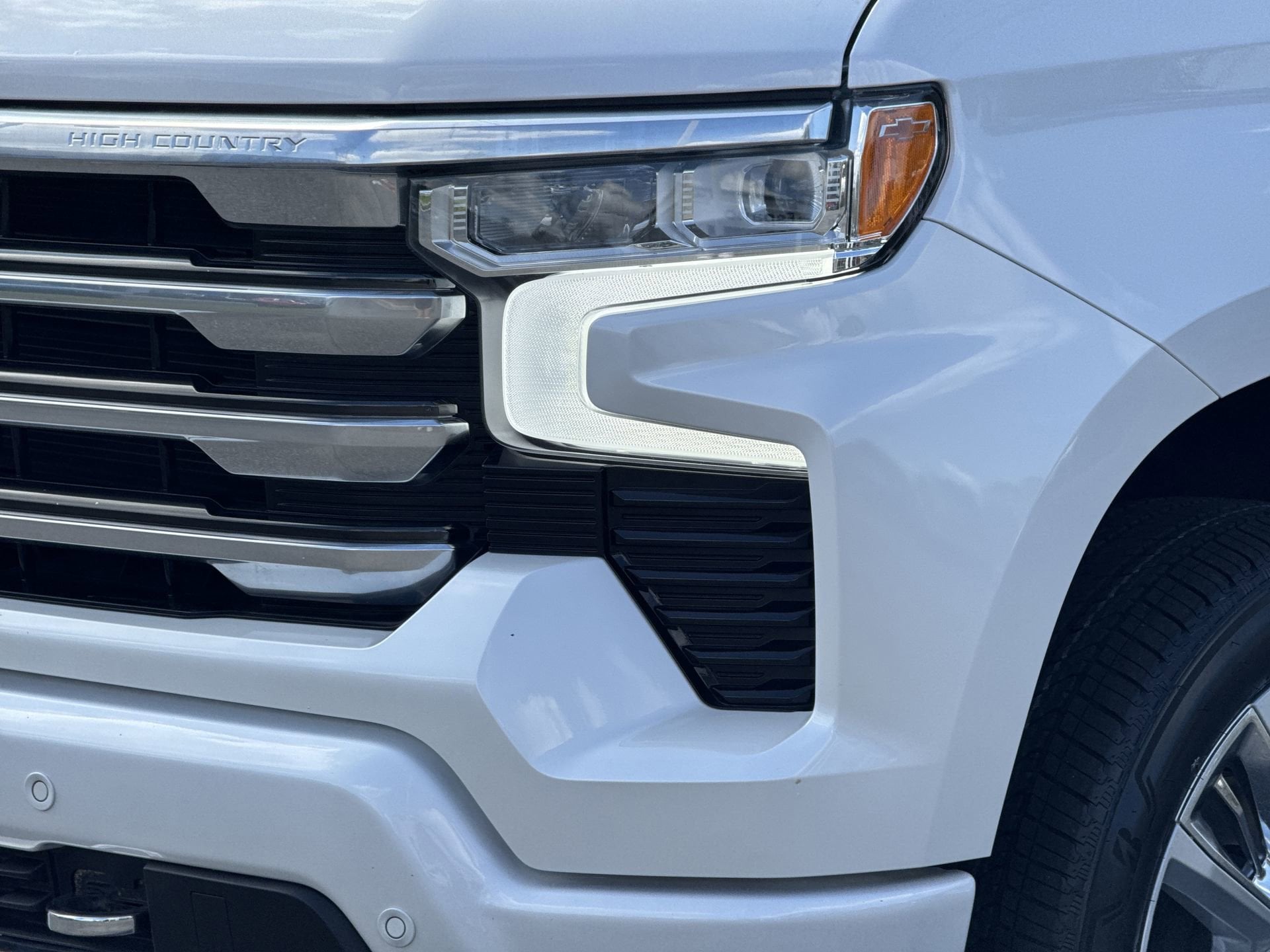 2023 Chevrolet Silverado 1500 High Country photo 4