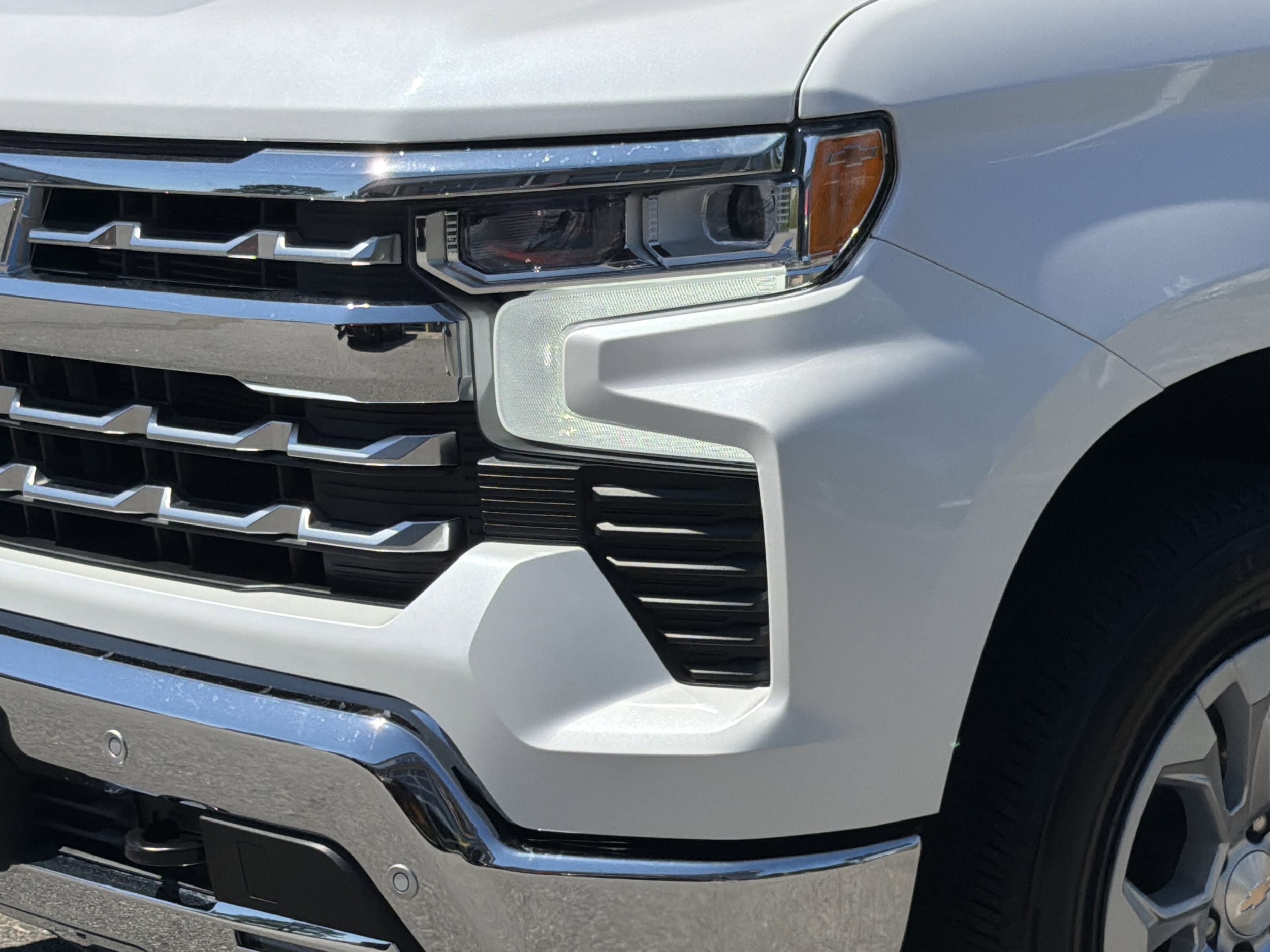 2025 Chevrolet Silverado 1500 LTZ photo 6