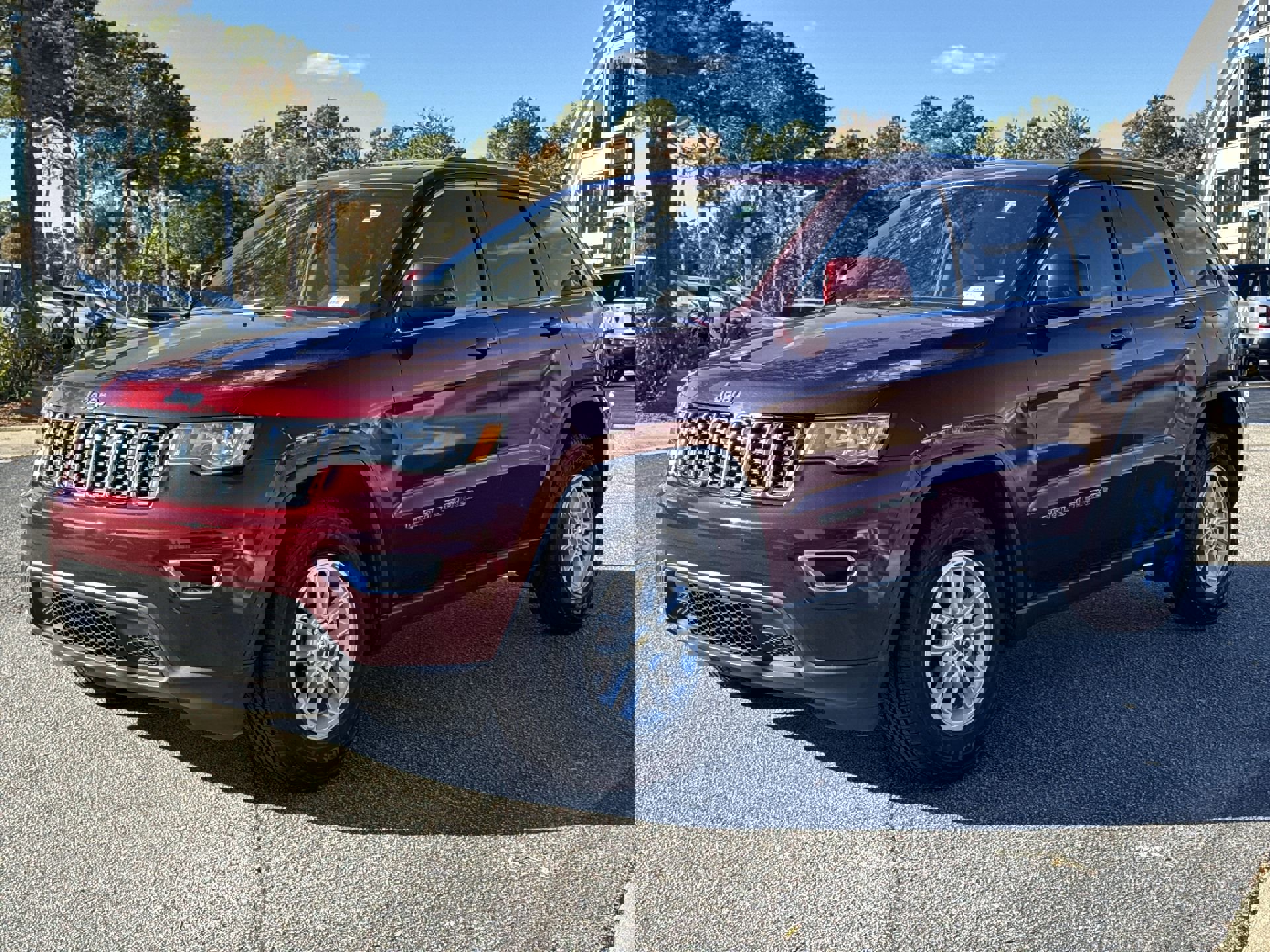 2020 Jeep Grand Cherokee Laredo E photo 3