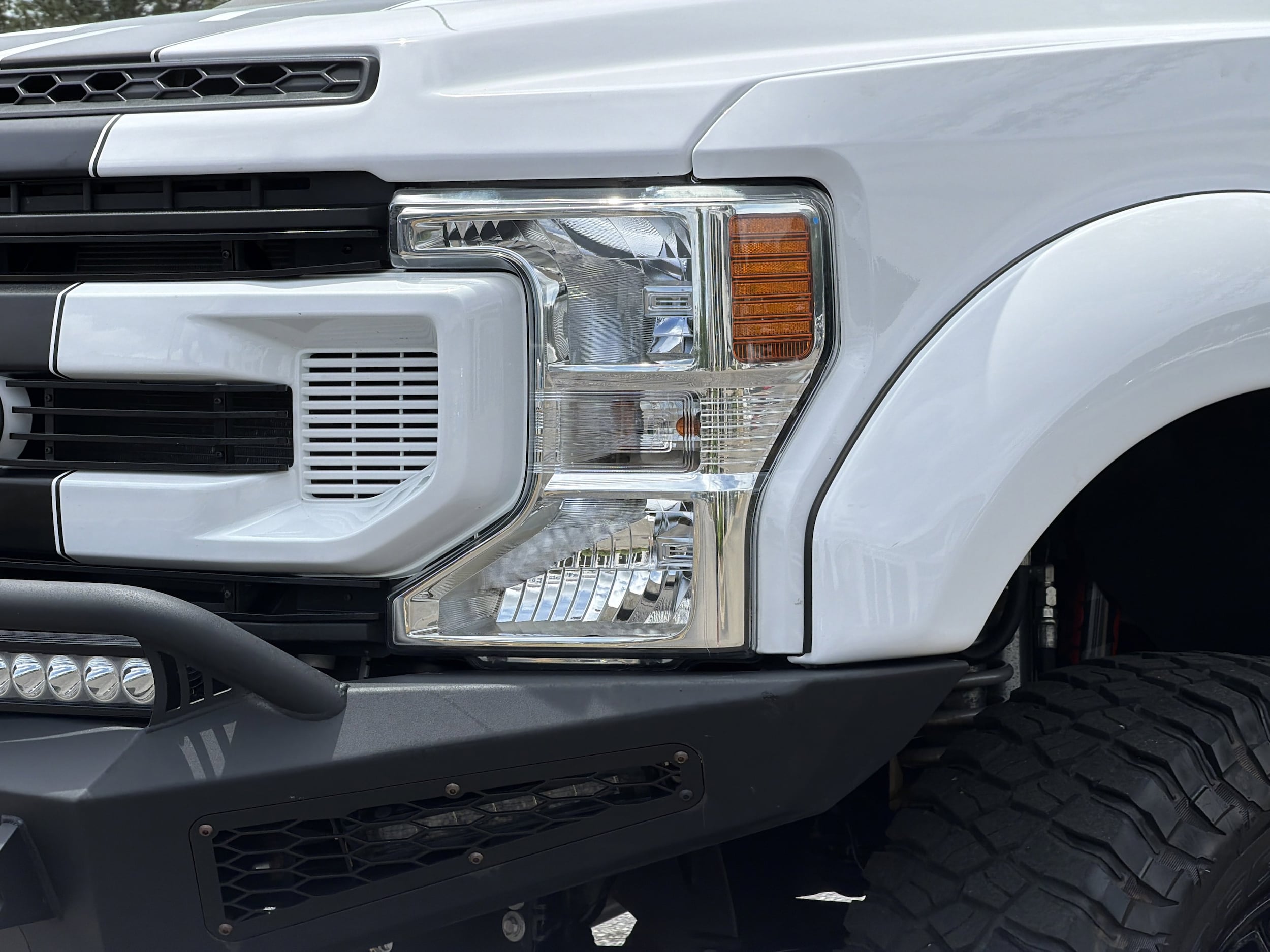2022 Ford Super Duty F-250 SRW LARIAT photo 6