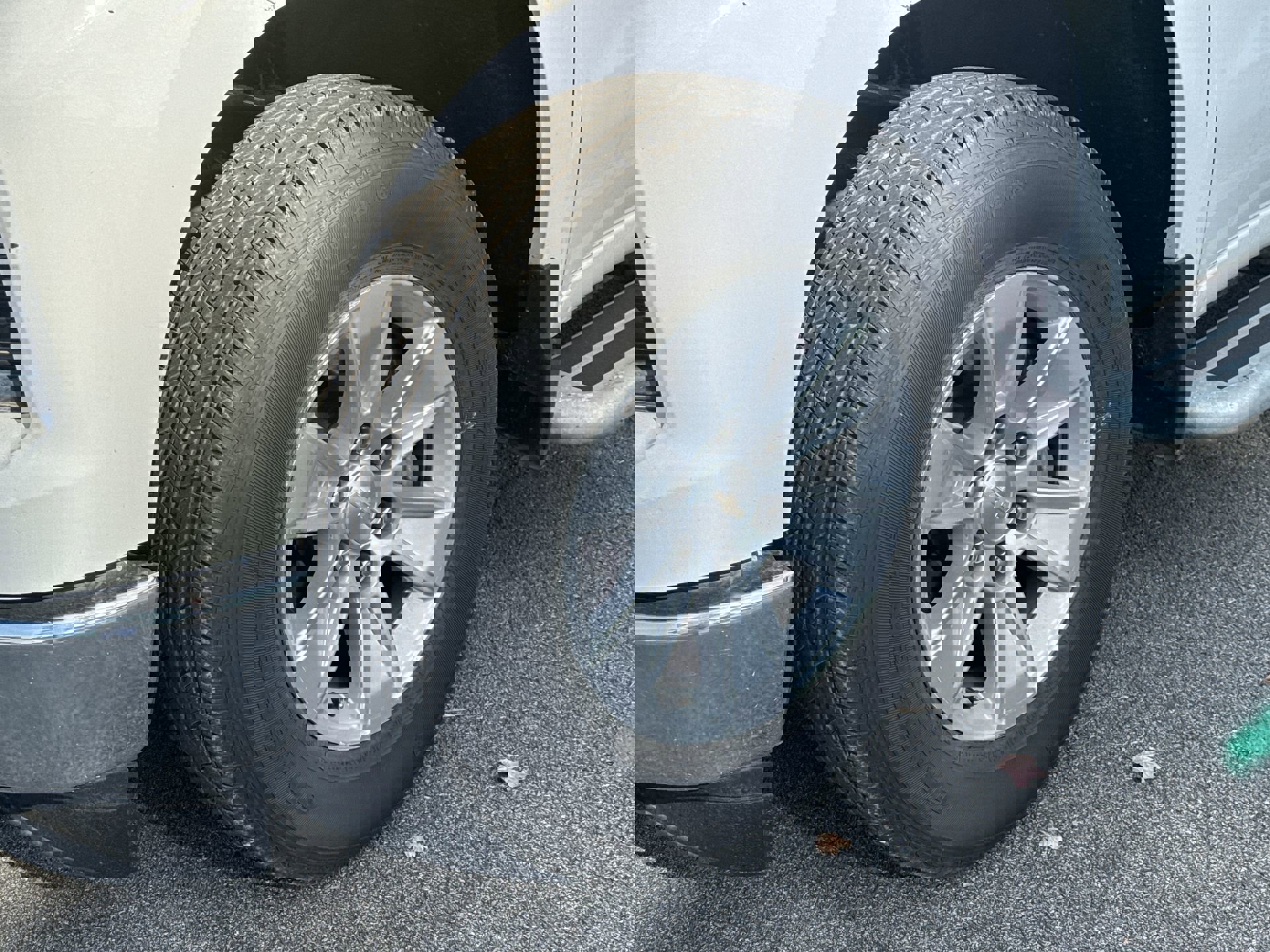 2024 Chevrolet Silverado 1500 Work Truck photo 2