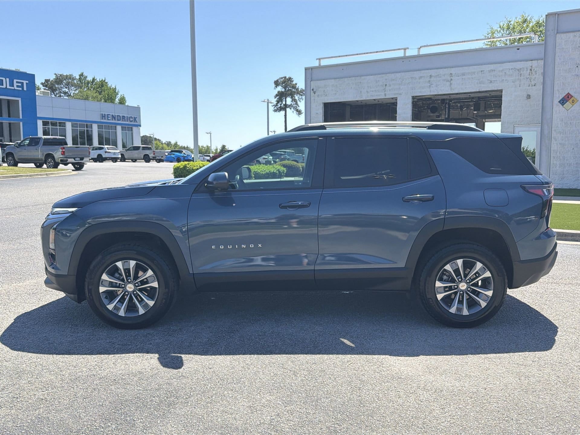 2025 Chevrolet Equinox AWD LT photo 5