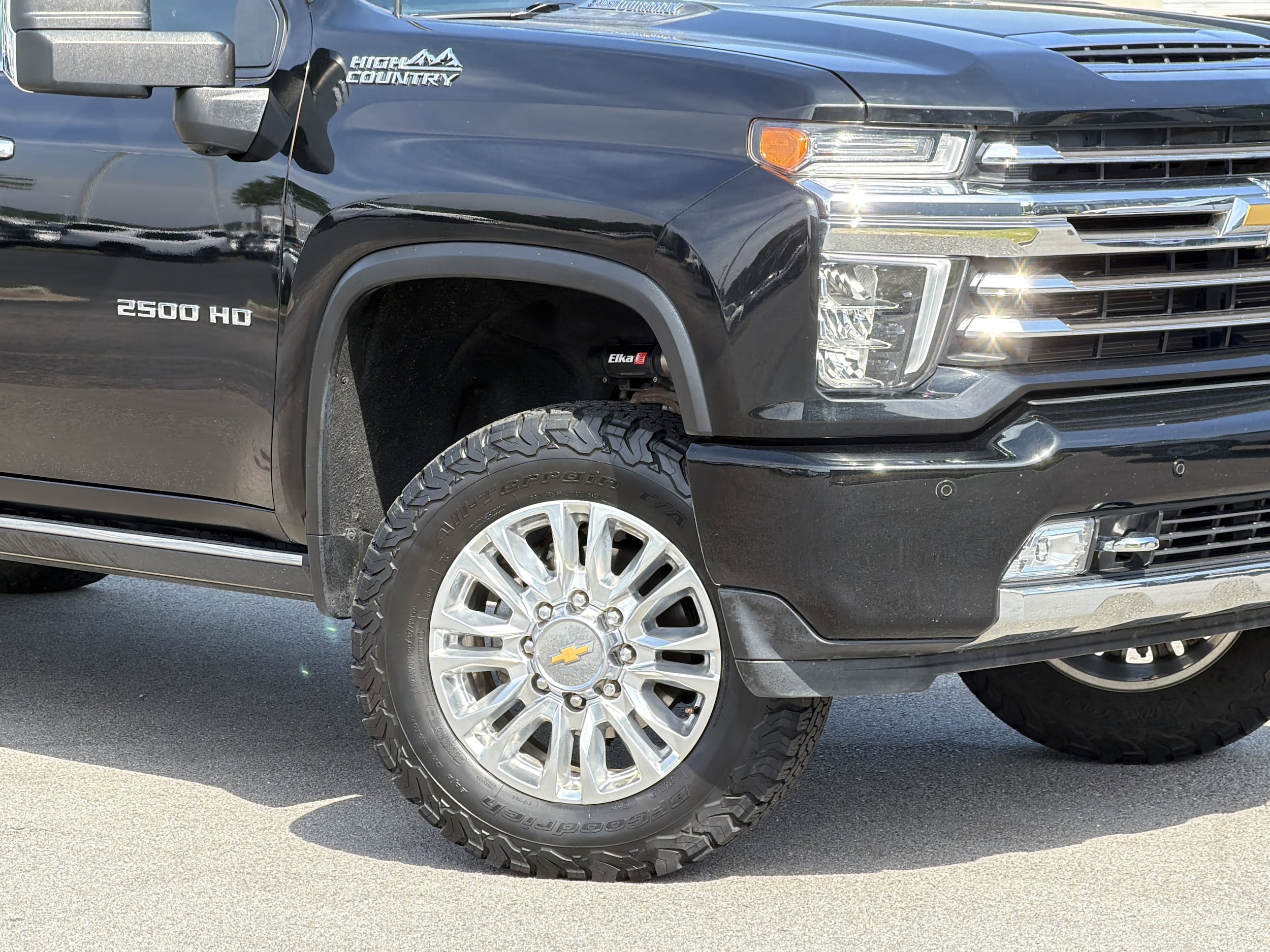 2023 Chevrolet Silverado 2500HD High Country photo 2