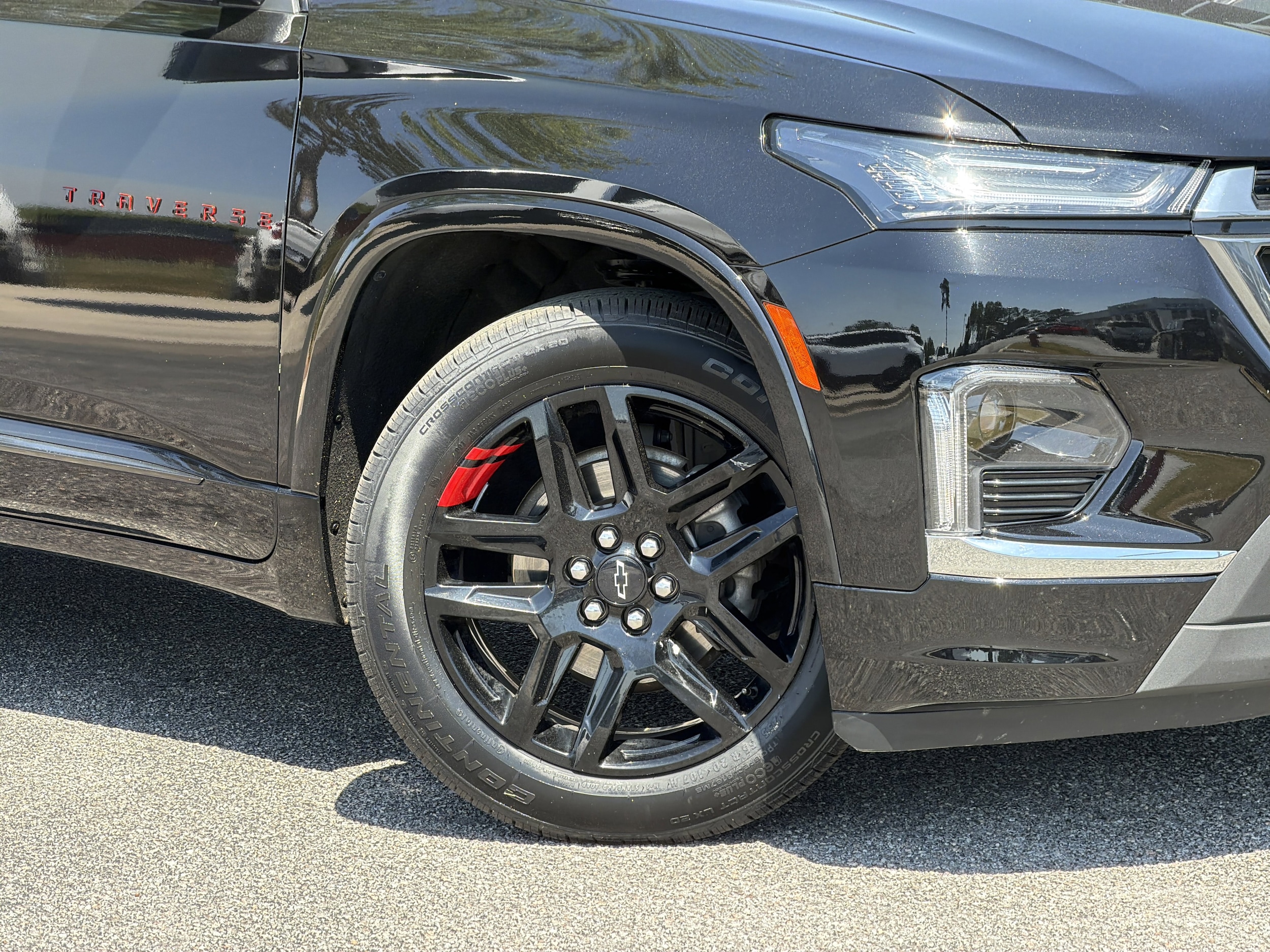 2023 Chevrolet Traverse Premier photo 2