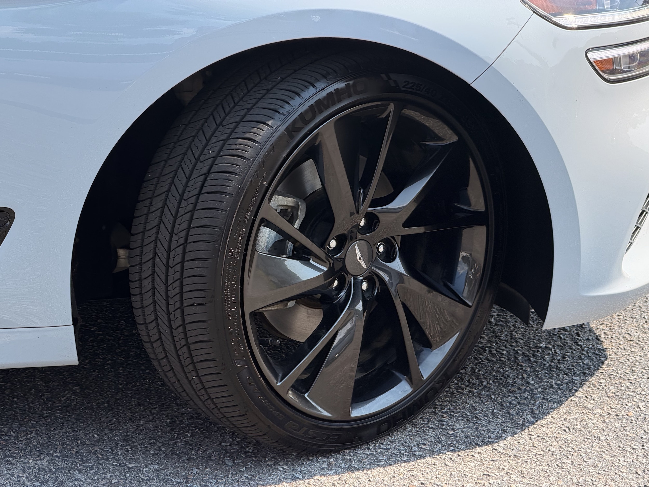 2023 Genesis G70 2.0T