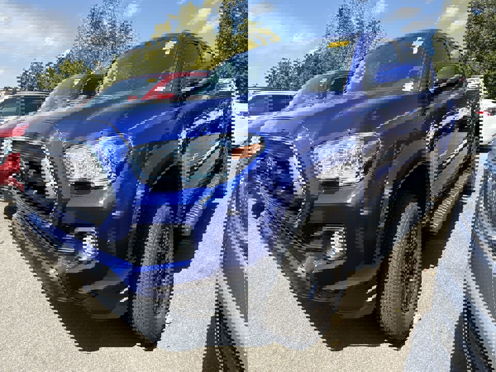 2023 Toyota Tacoma TRD Sport photo 2