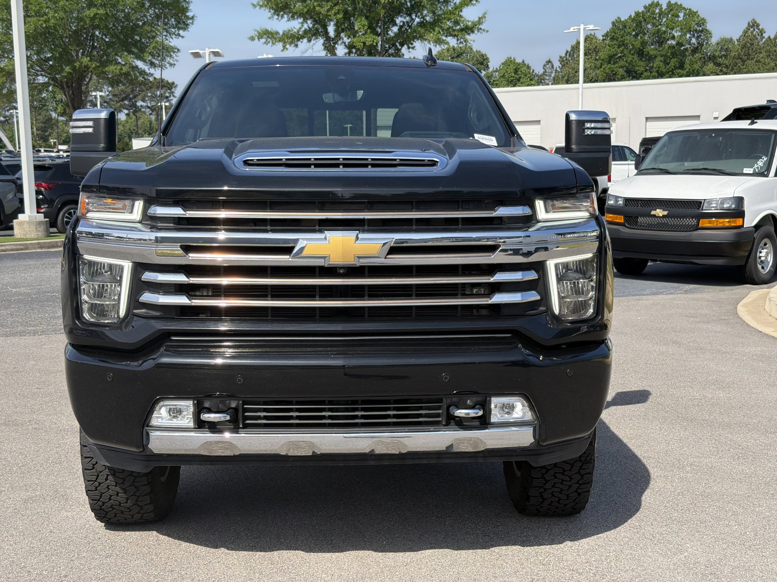 2023 Chevrolet Silverado 2500HD High Country photo 4