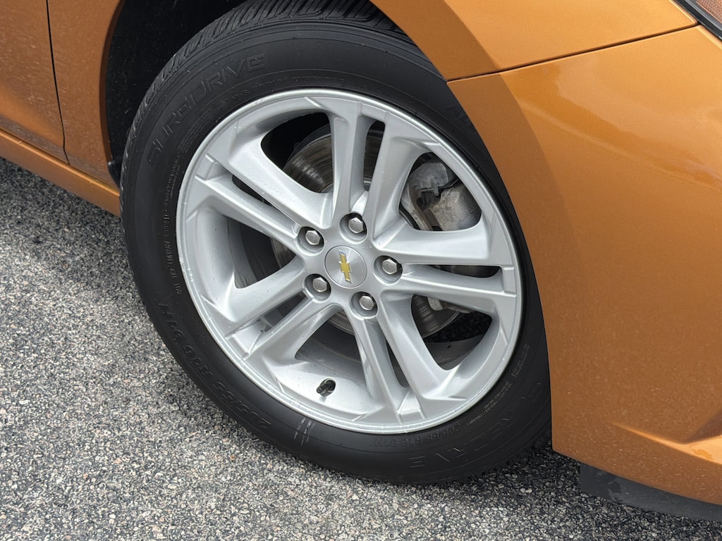 Used 2017 Chevrolet Cruze LT Hatchback