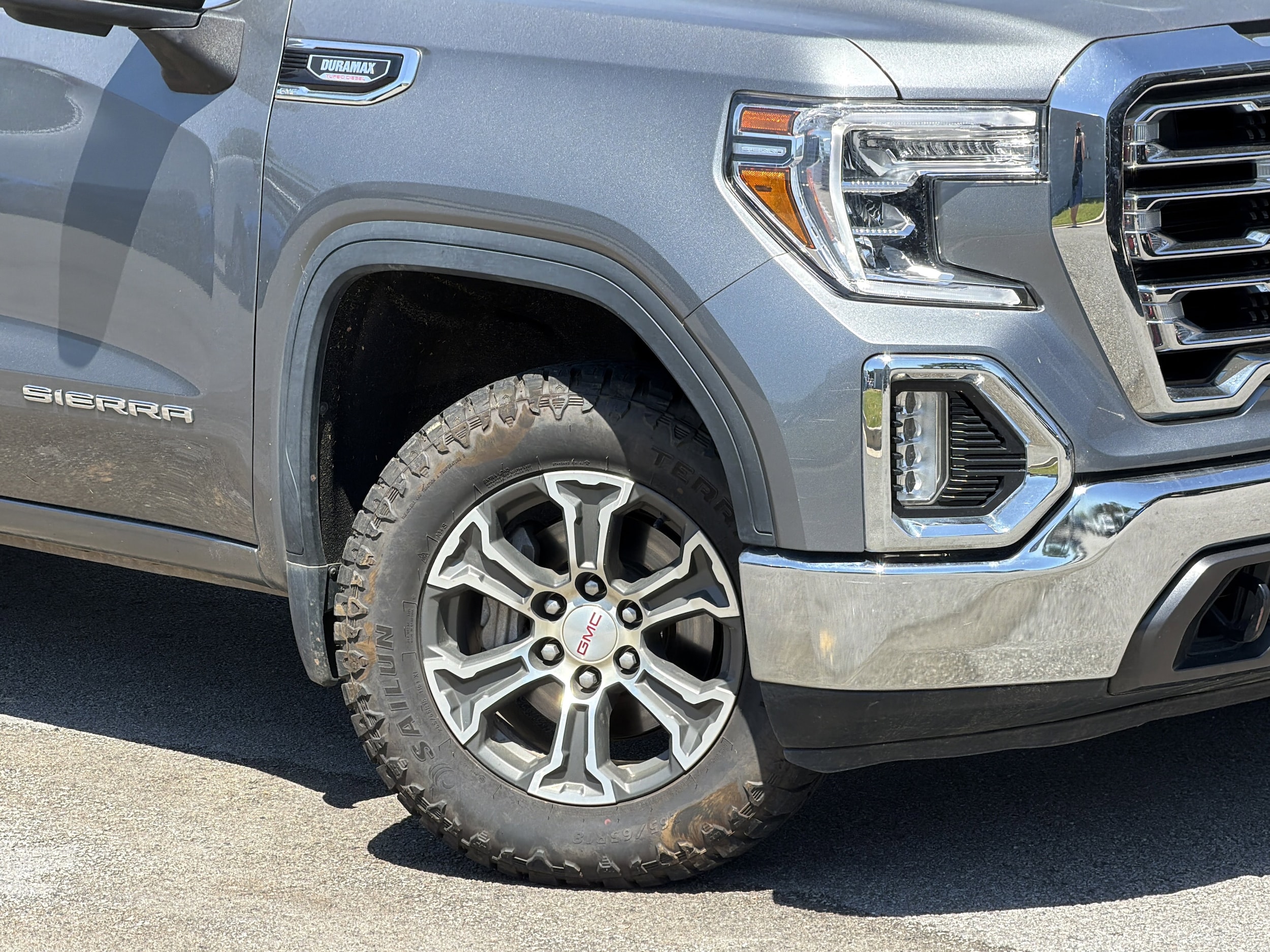 2022 GMC Sierra 1500 Limited SLT photo 3