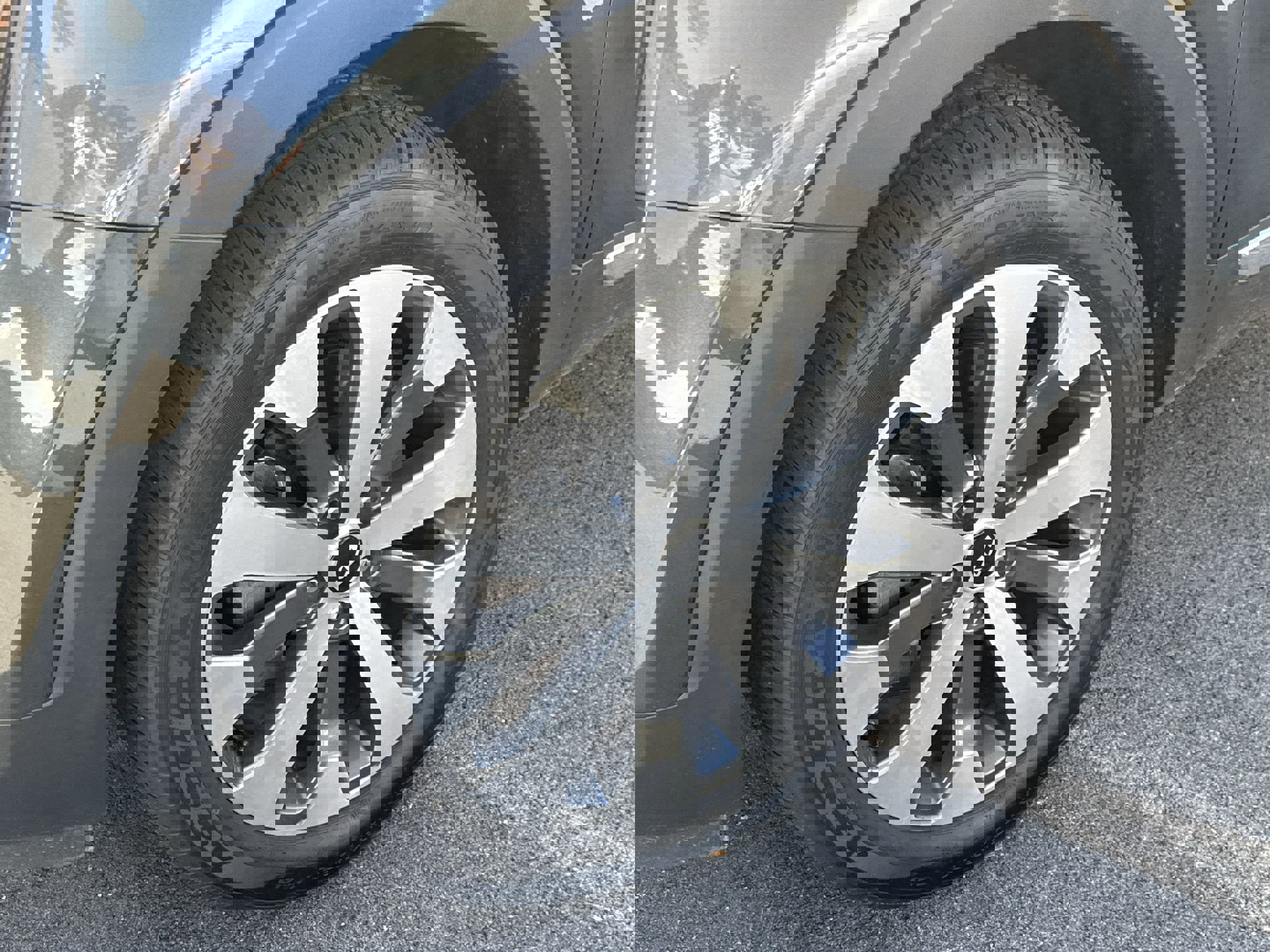 2022 Kia Telluride EX photo 2