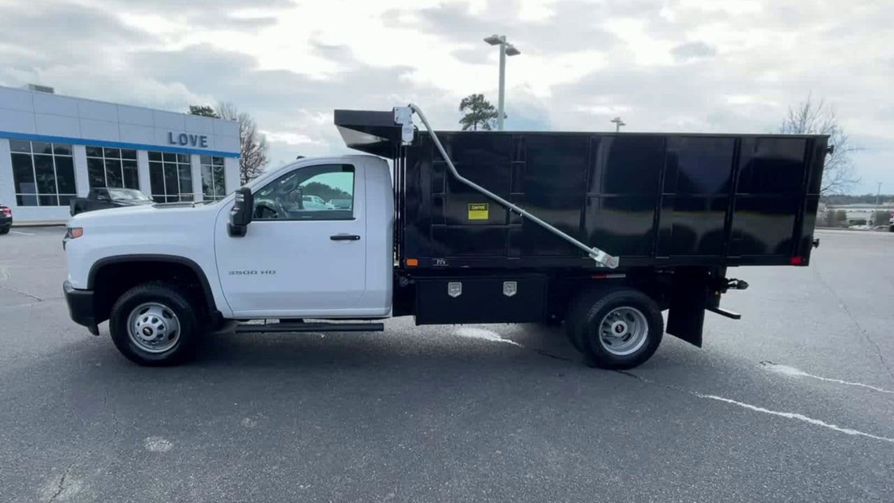 2022 Chevrolet Silverado 3500HD CC Work Truck photo 4