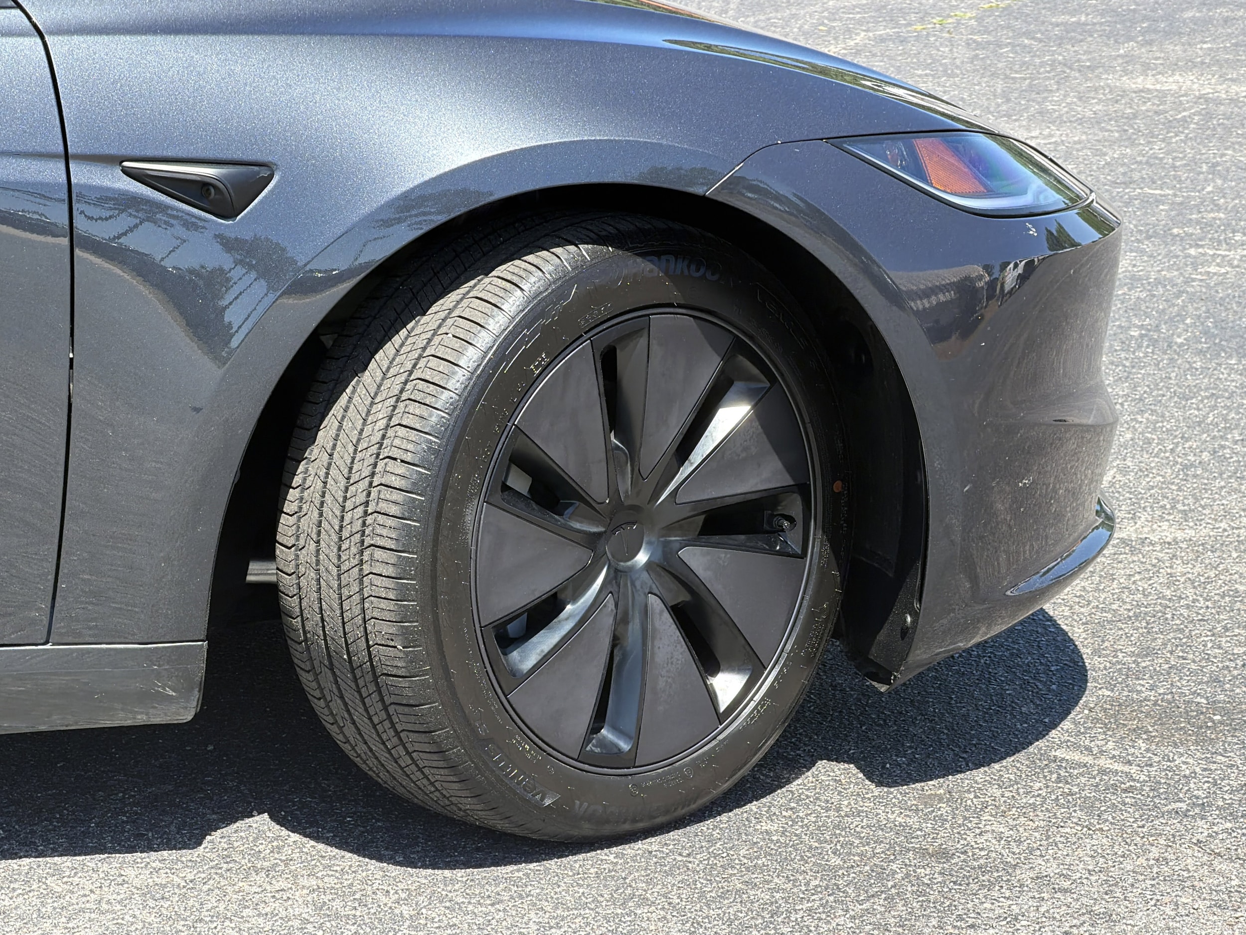 2025 Tesla Model 3 Long Range photo 5