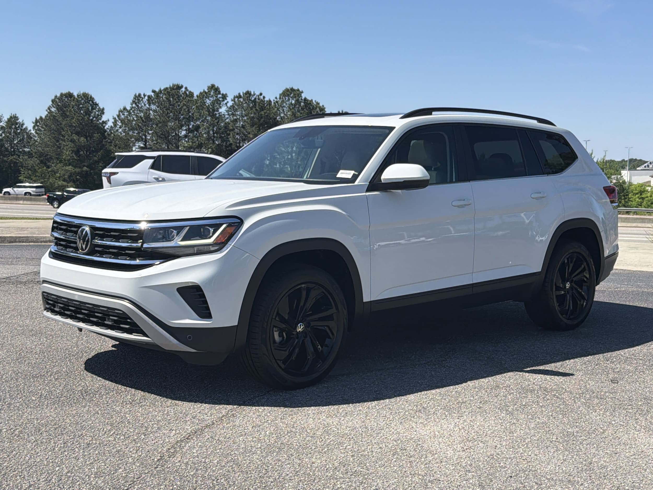 2022 Volkswagen Atlas 3.6L V6 SE w/Technology photo 5